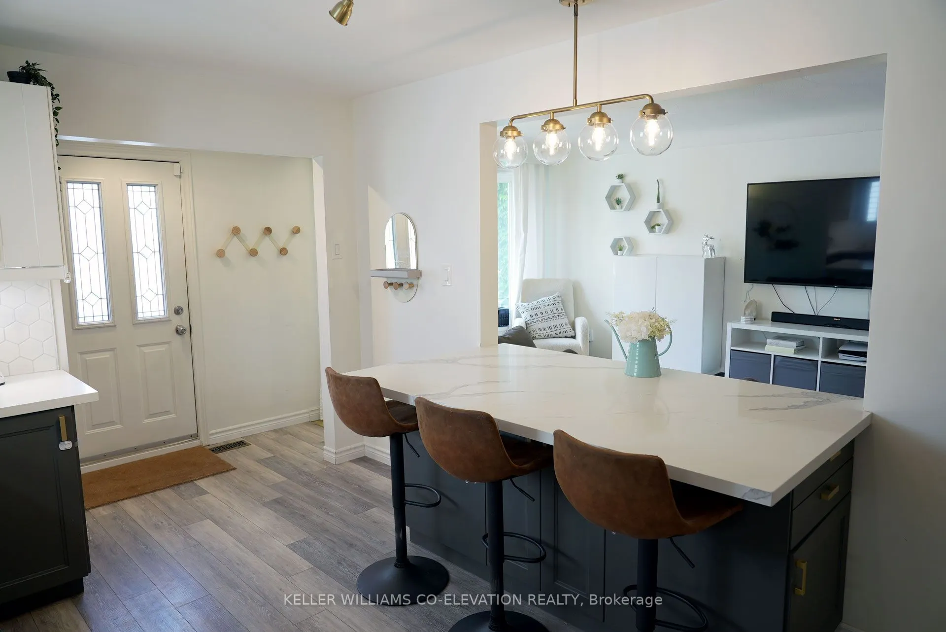 5 Mountain Avenue N