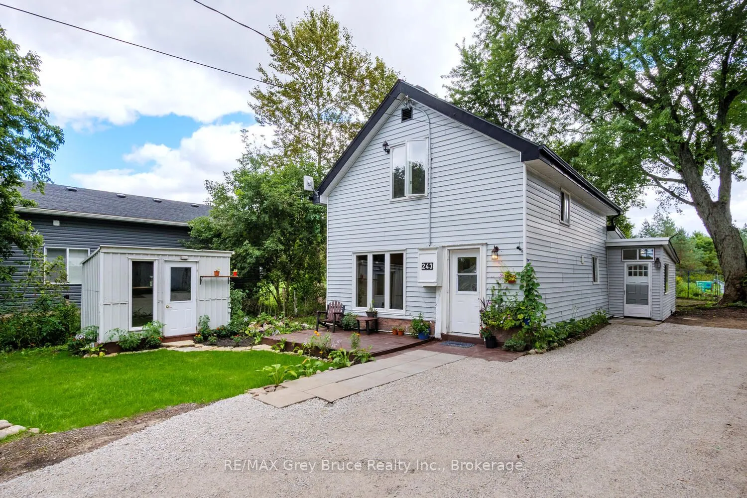 243 Queen Street W