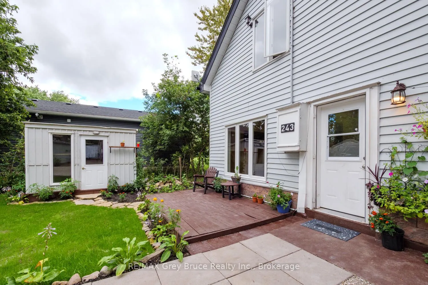243 Queen Street W