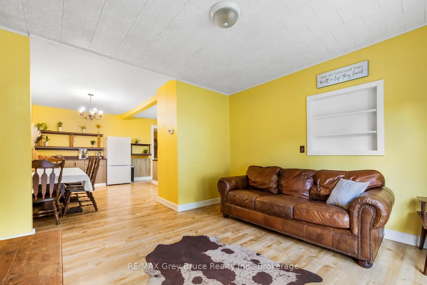 243 Queen Street W