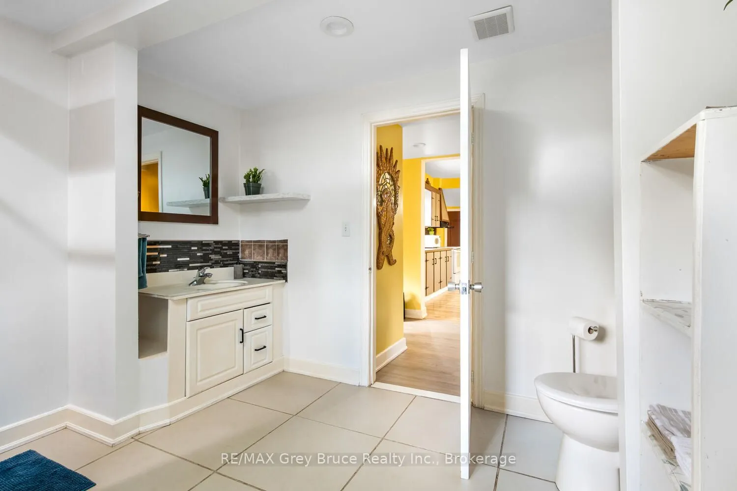243 Queen Street W