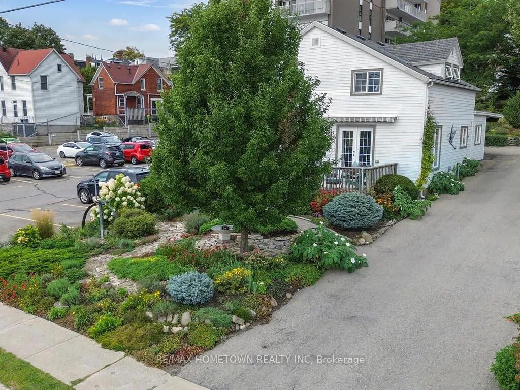 92 WATER Street E