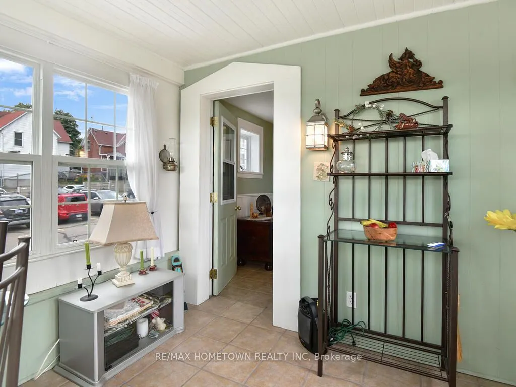 92 WATER Street E