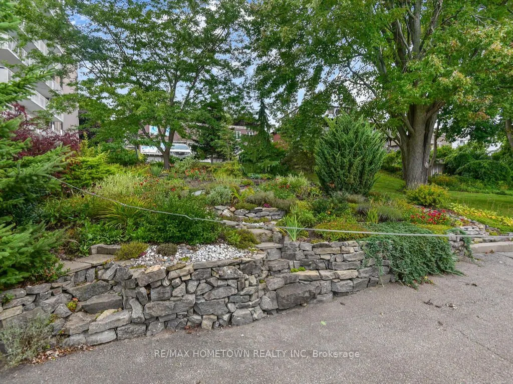 92 WATER Street E