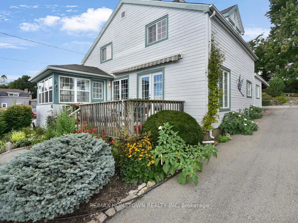 92 WATER Street E