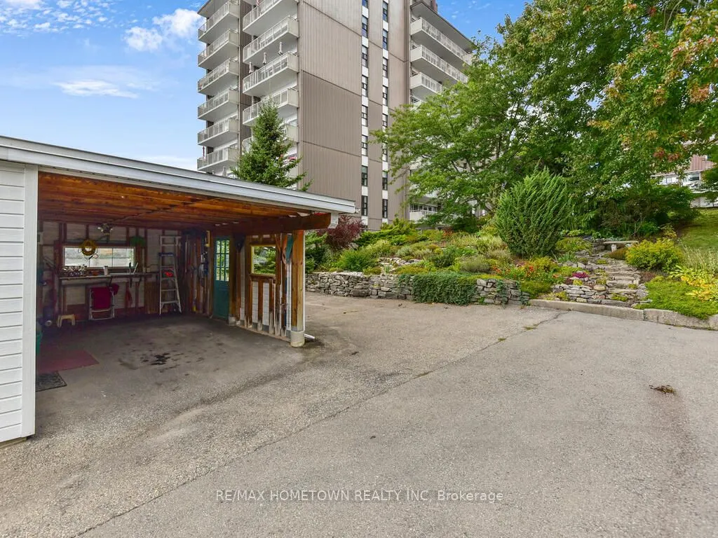 92 WATER Street E