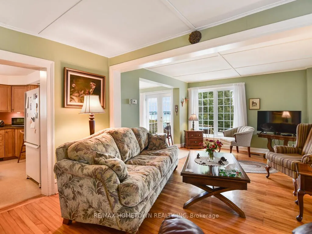 92 WATER Street E
