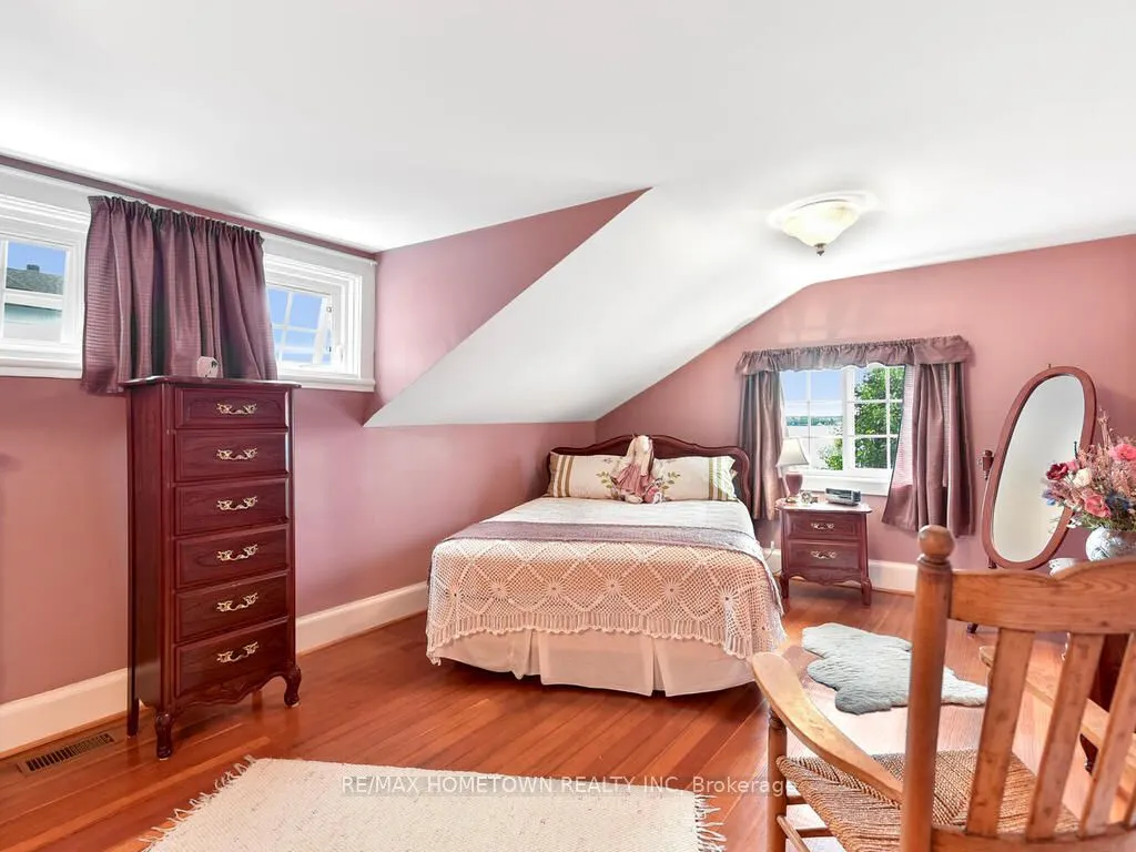 92 WATER Street E