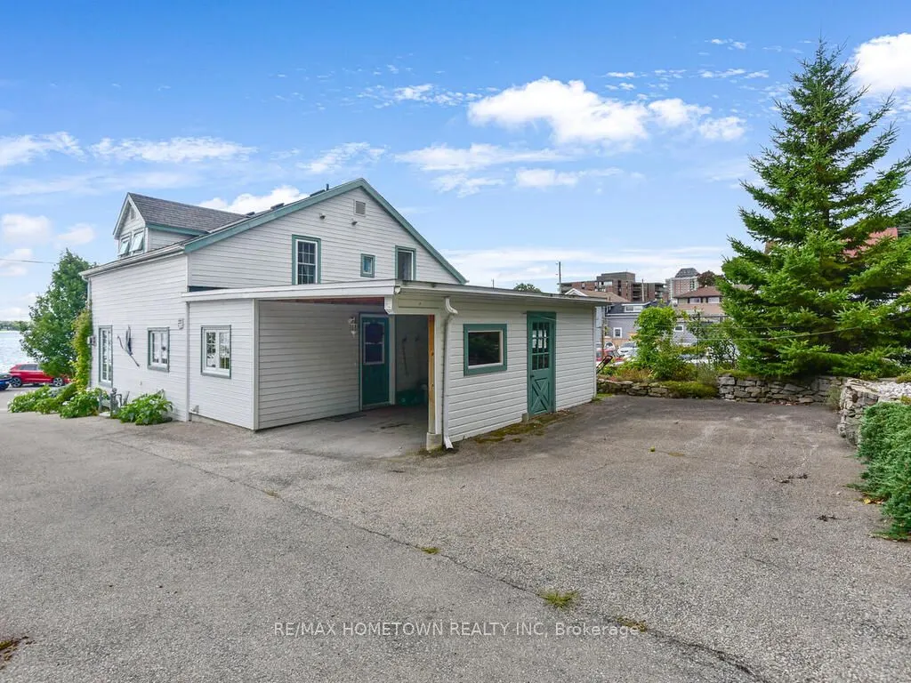 92 WATER Street E
