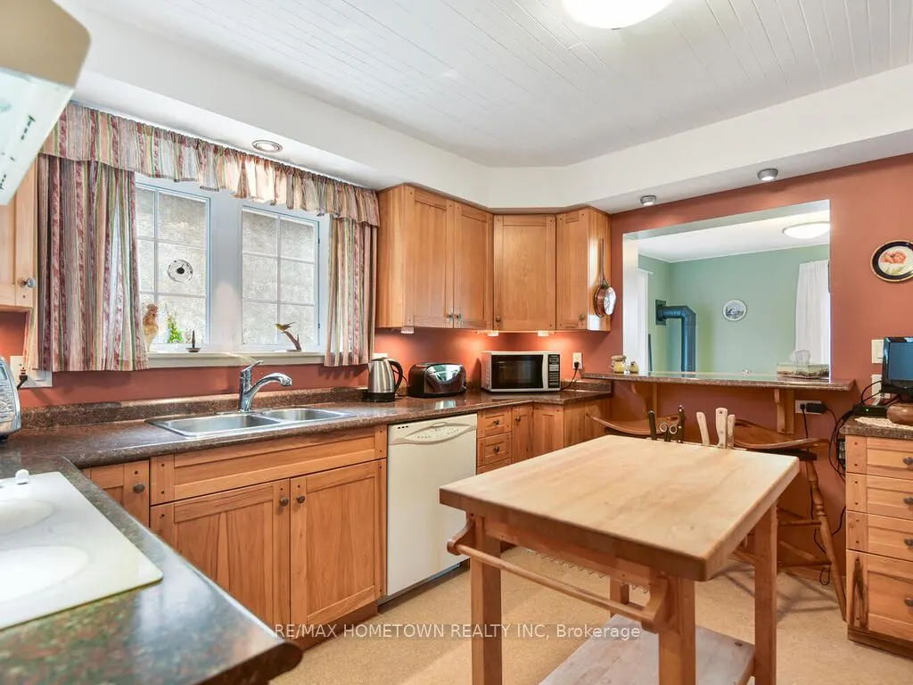 92 WATER Street E