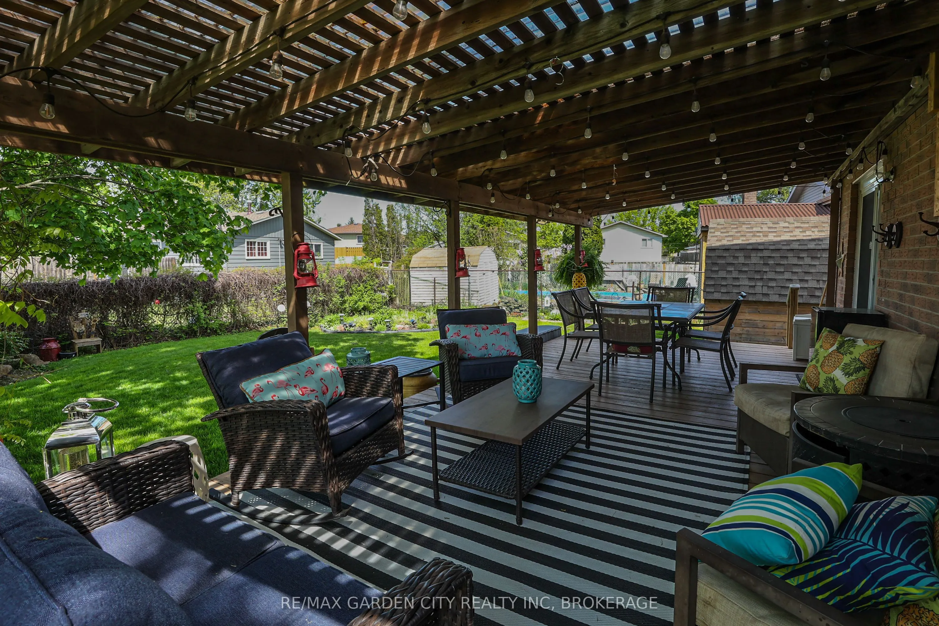 8 Lampman Crescent
