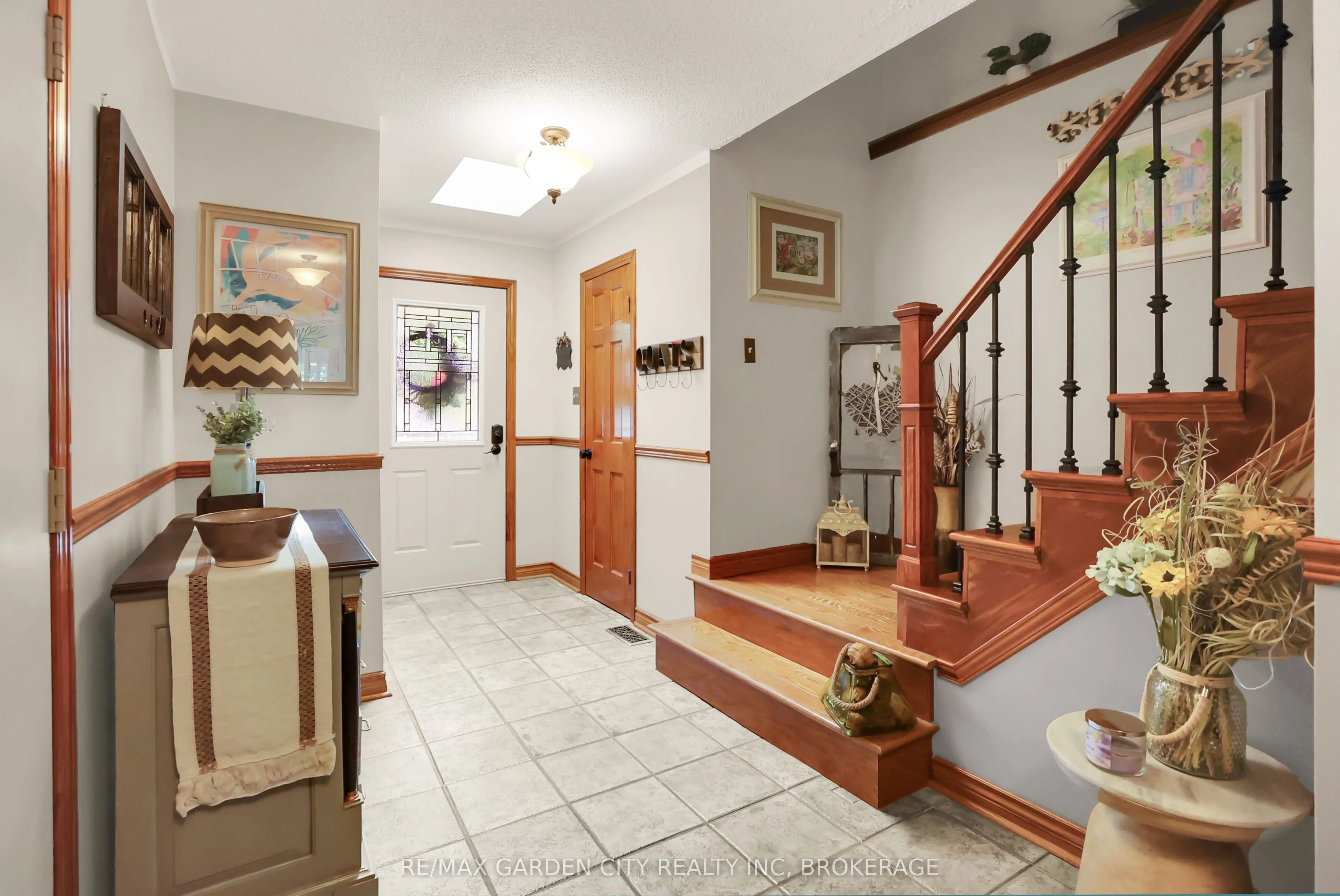 8 Lampman Crescent