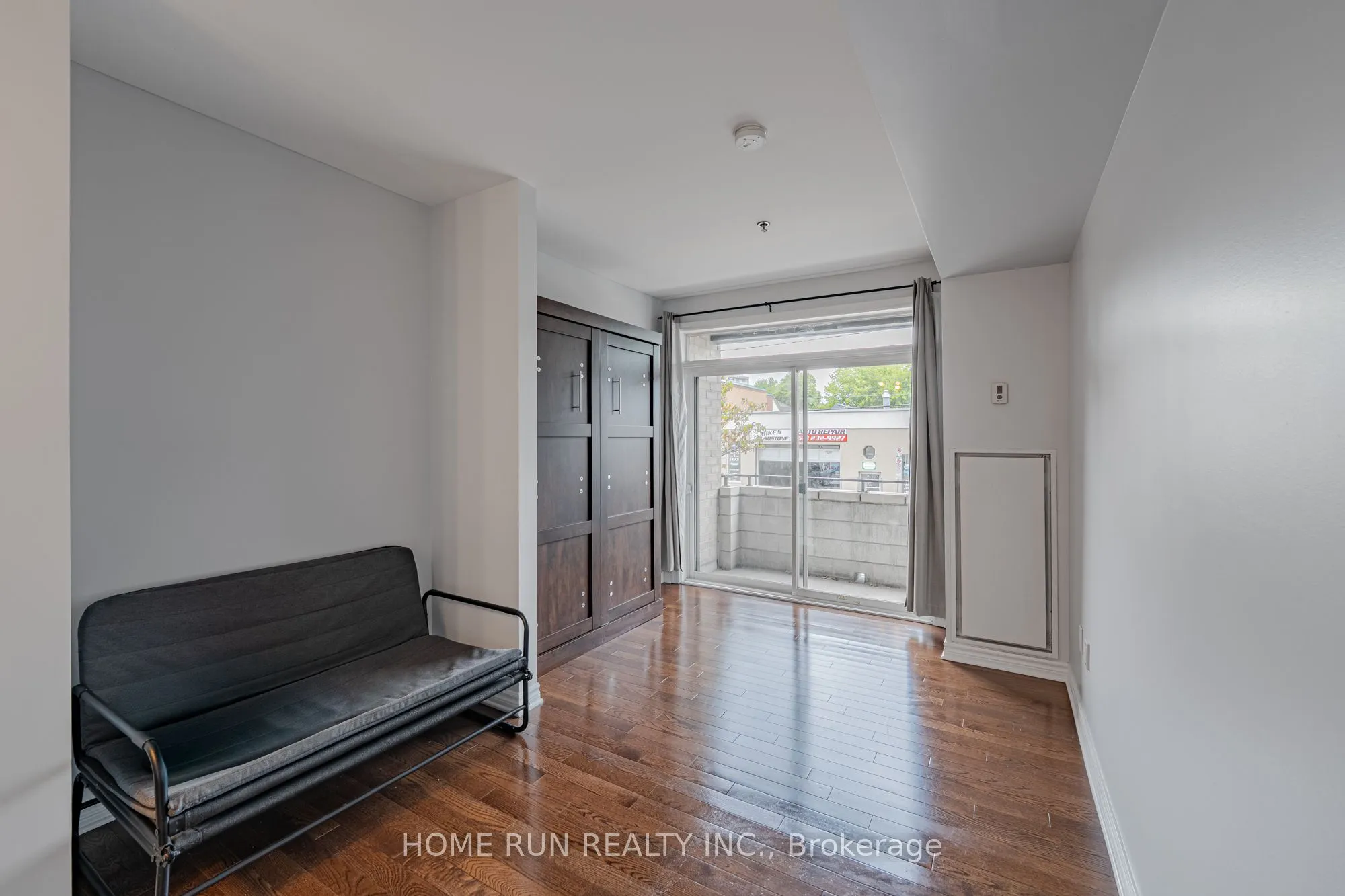 429 Kent Street, #210