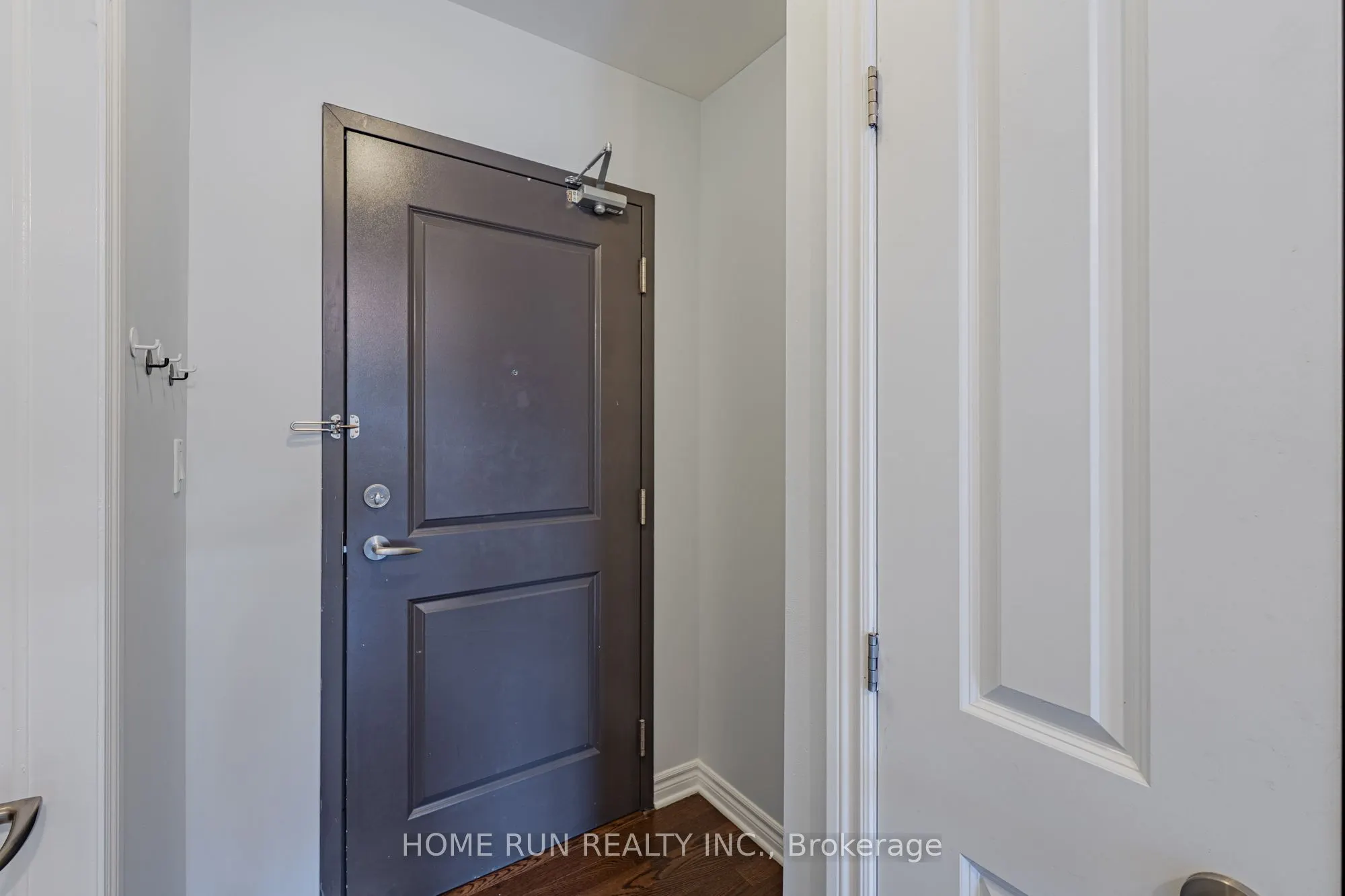 429 Kent Street, #210