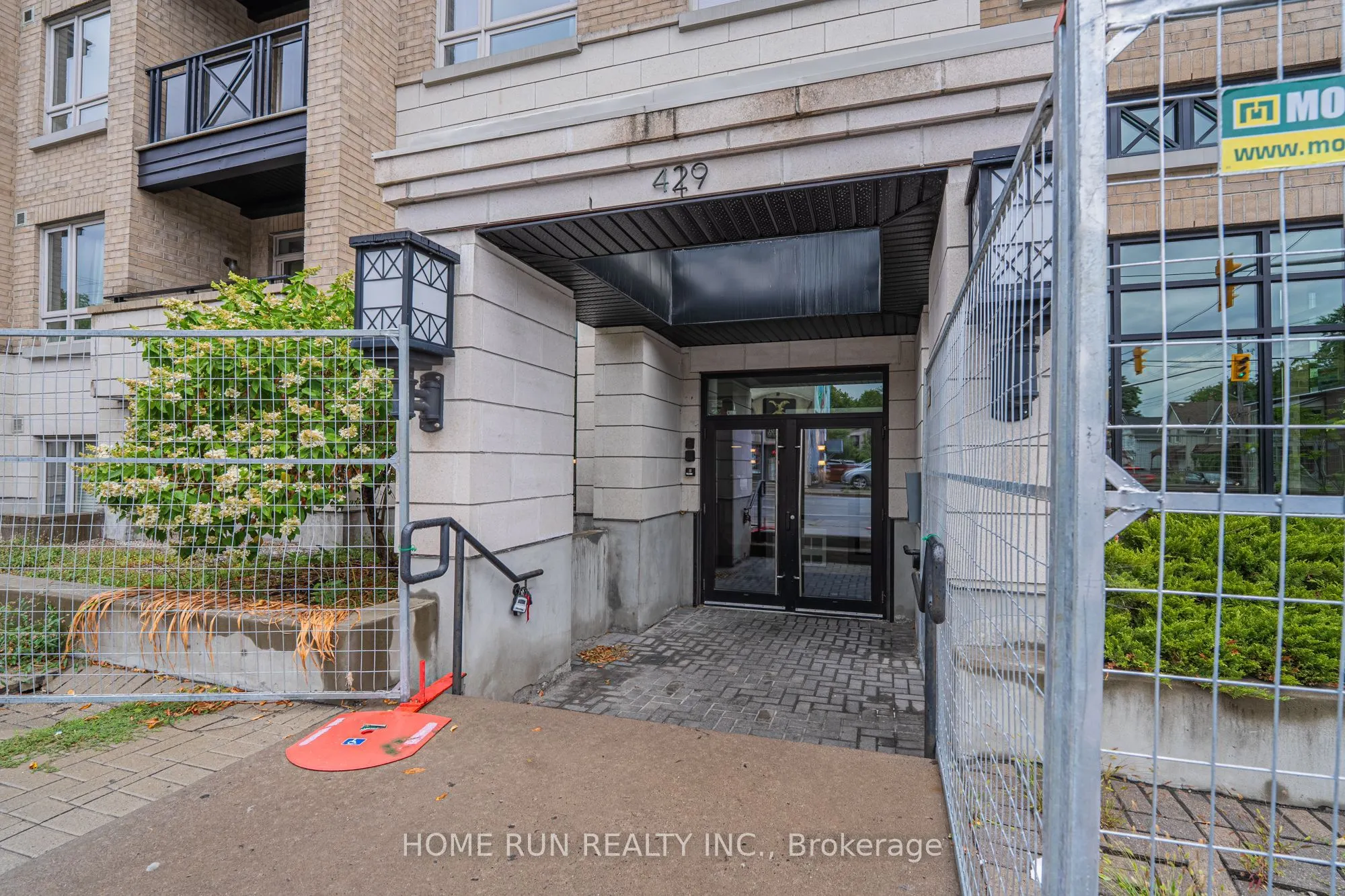 429 Kent Street, #210