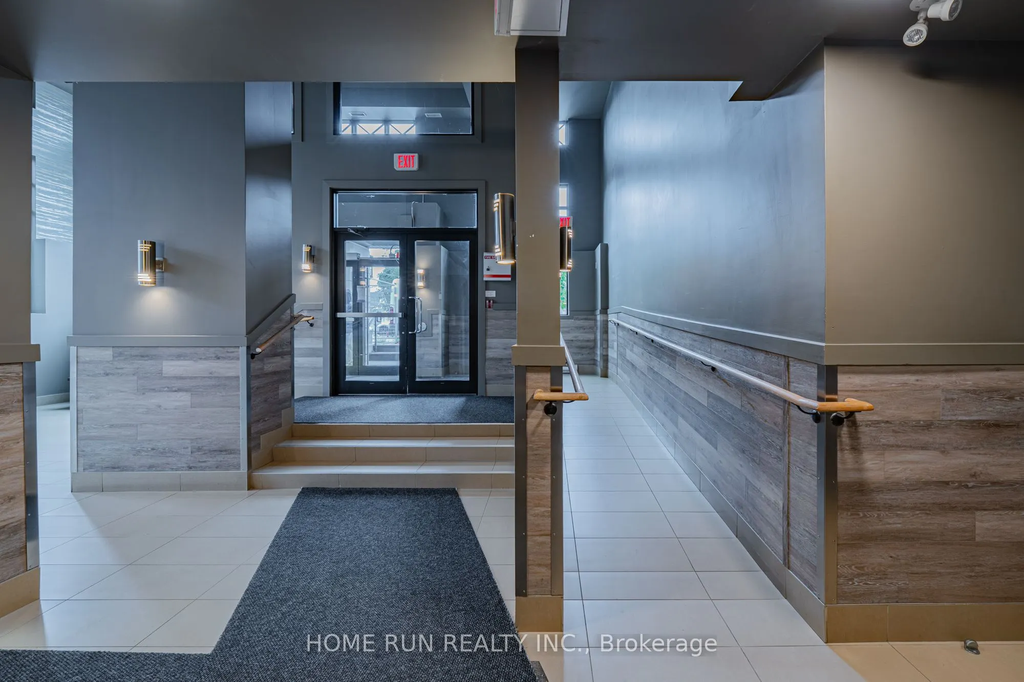 429 Kent Street, #210