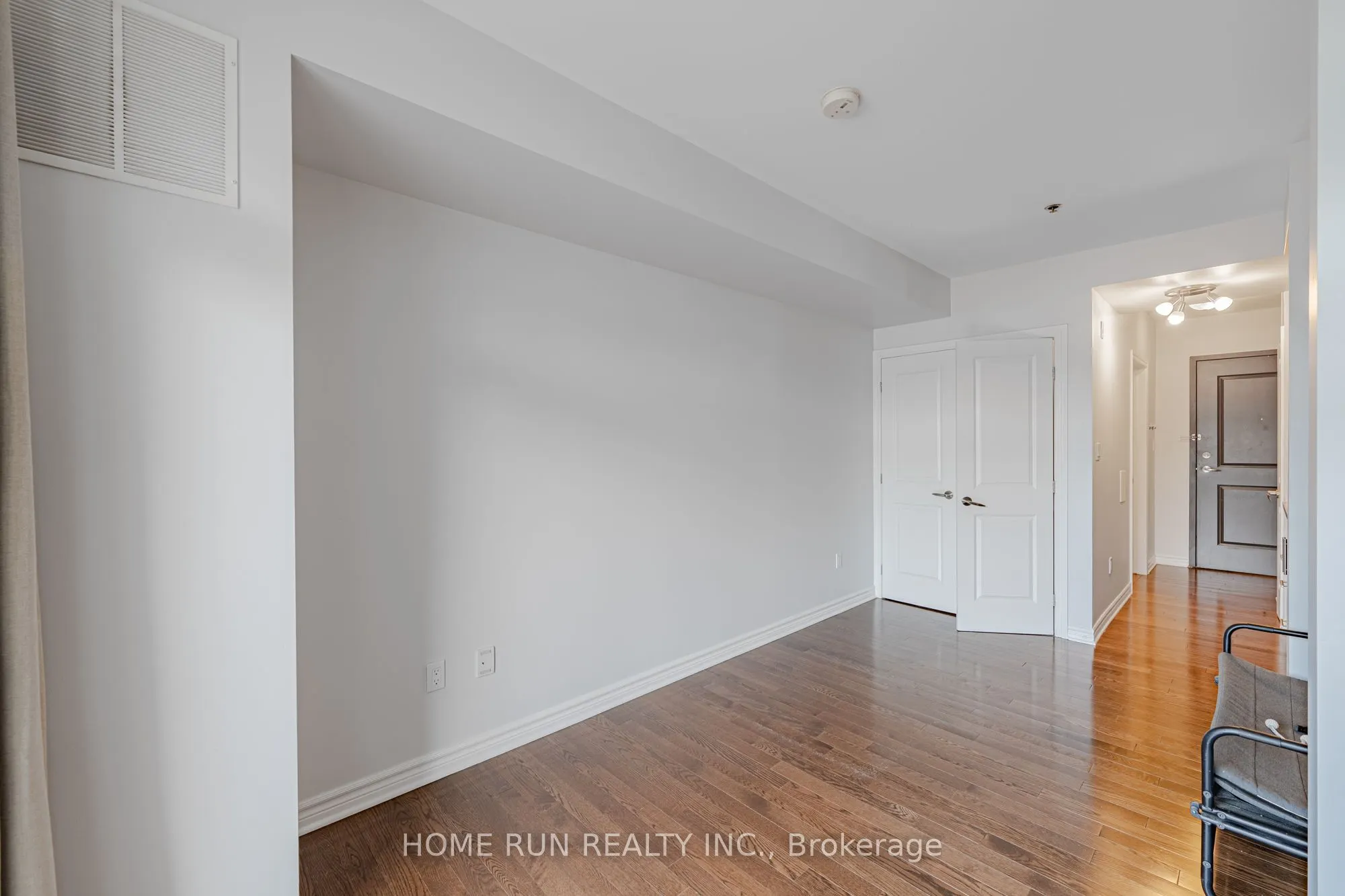 429 Kent Street, #210