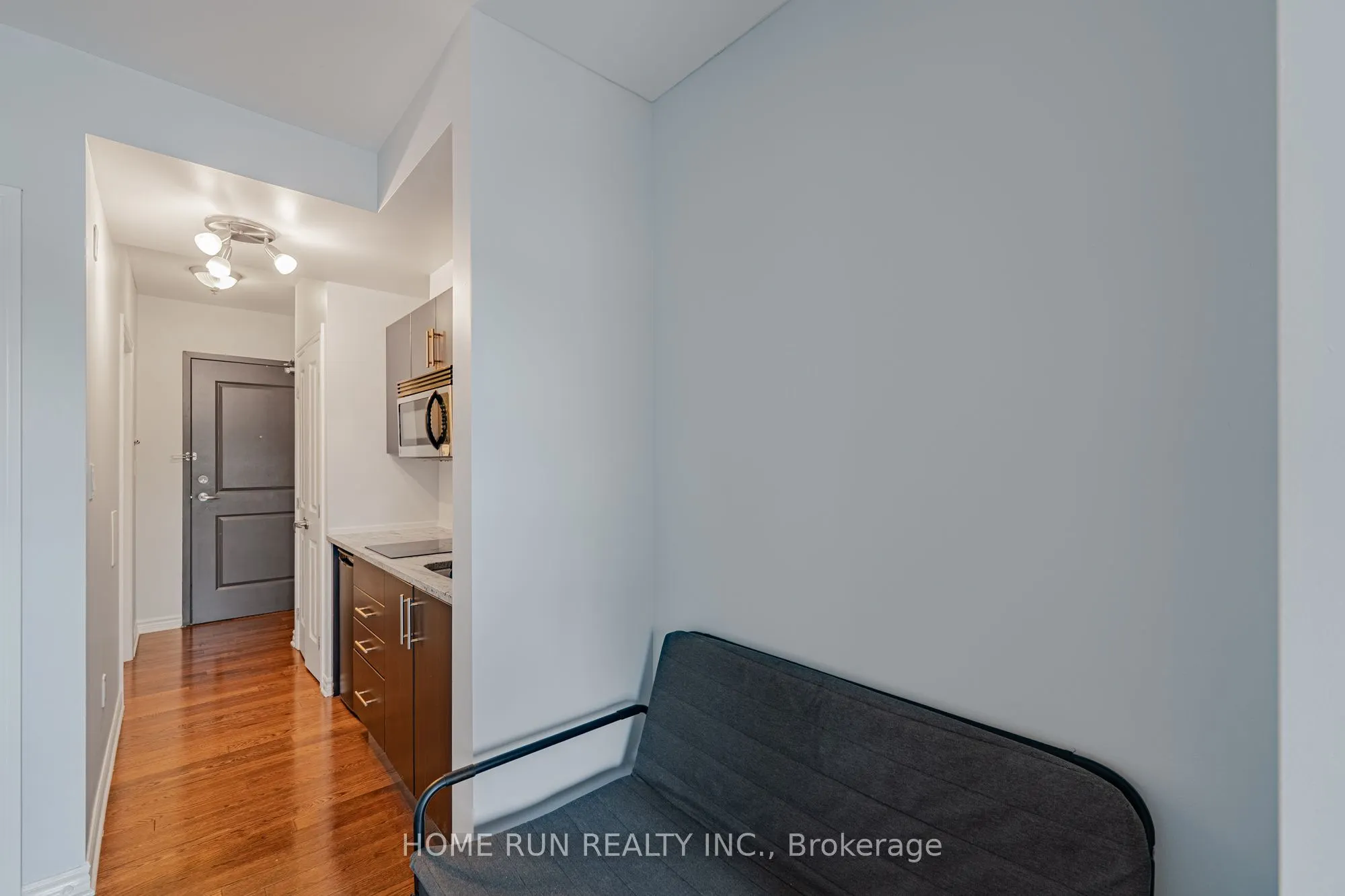 429 Kent Street, #210
