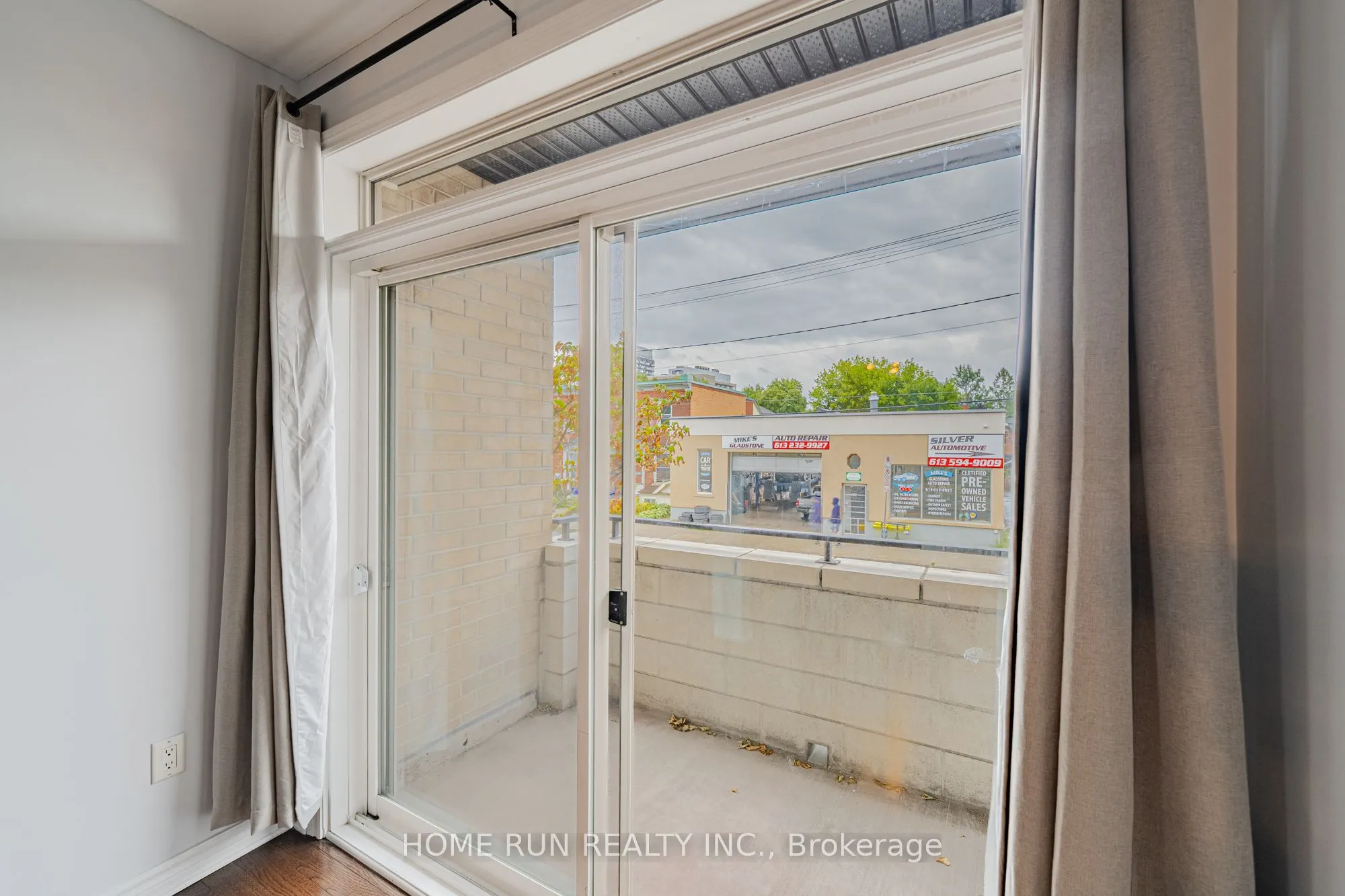 429 Kent Street, #210