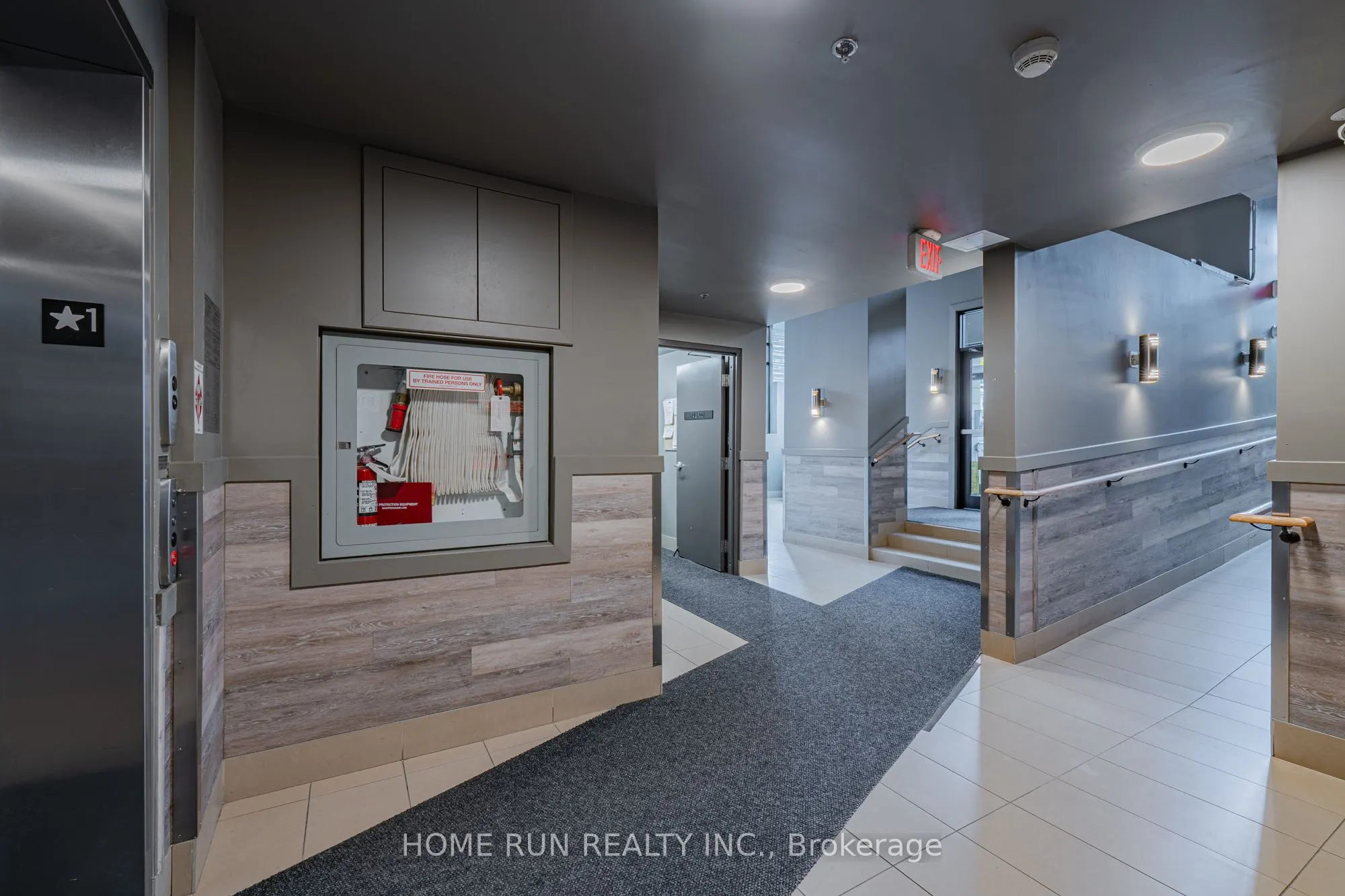 429 Kent Street, #210