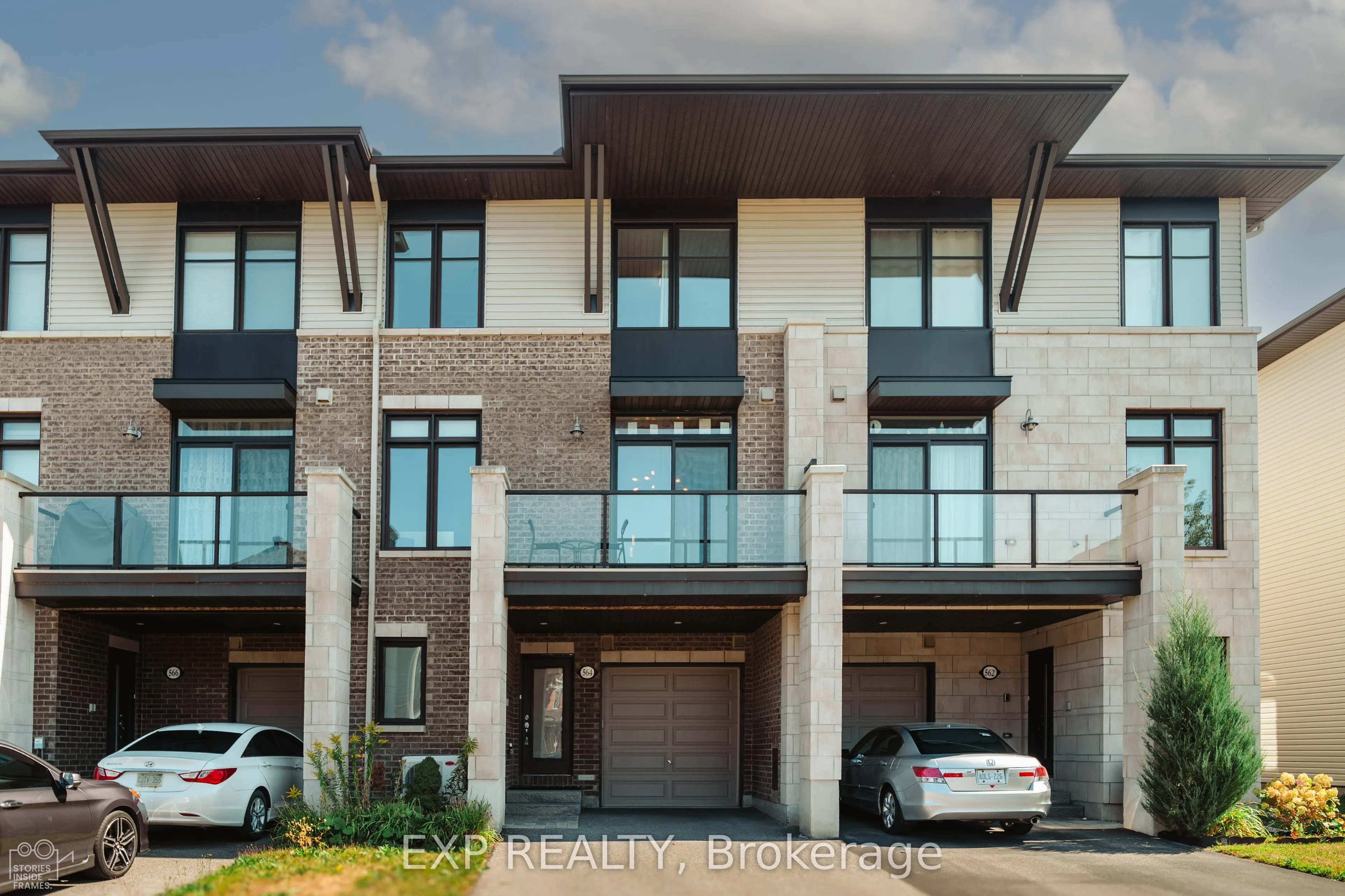 564 Labrador Crescent