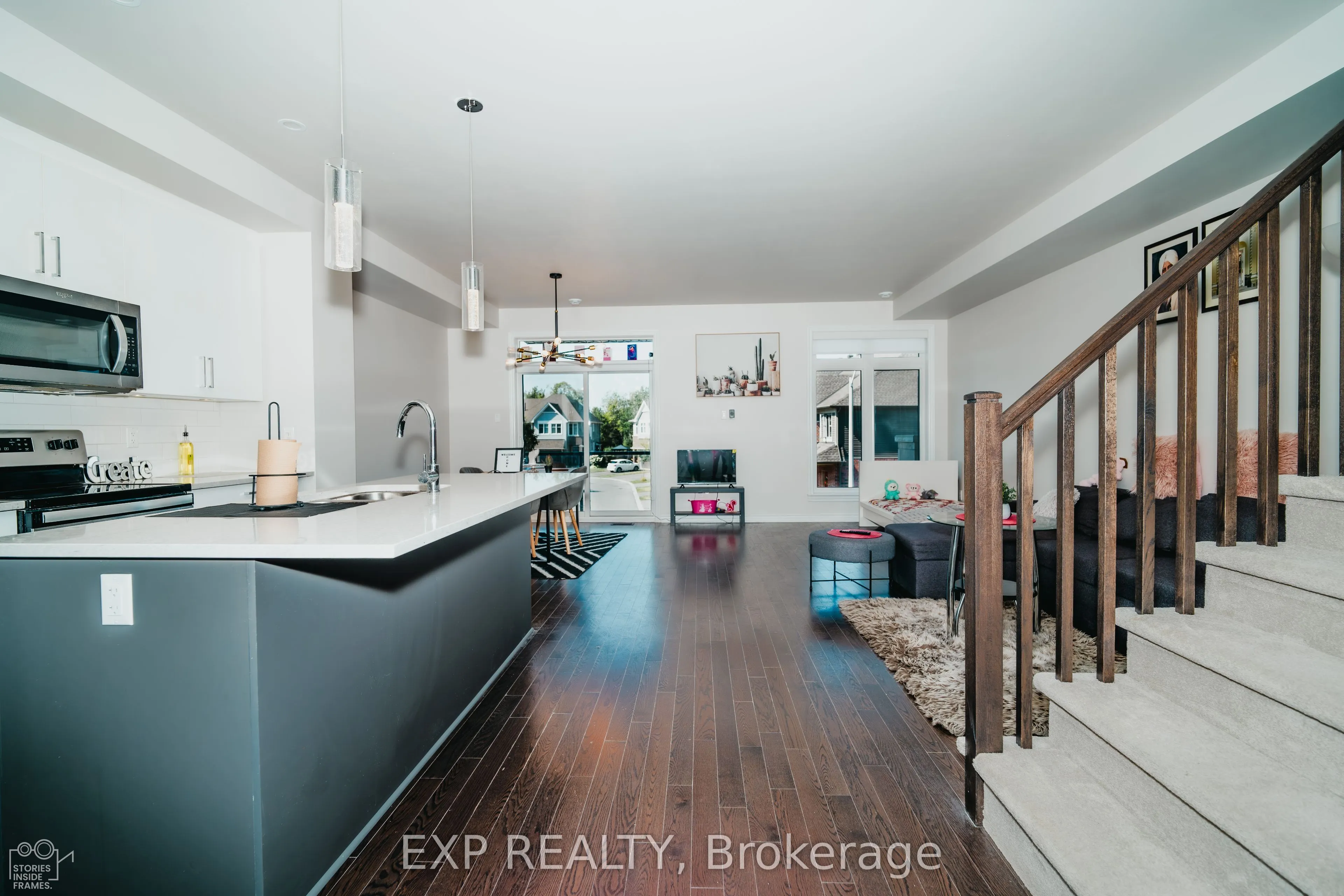 564 Labrador Crescent