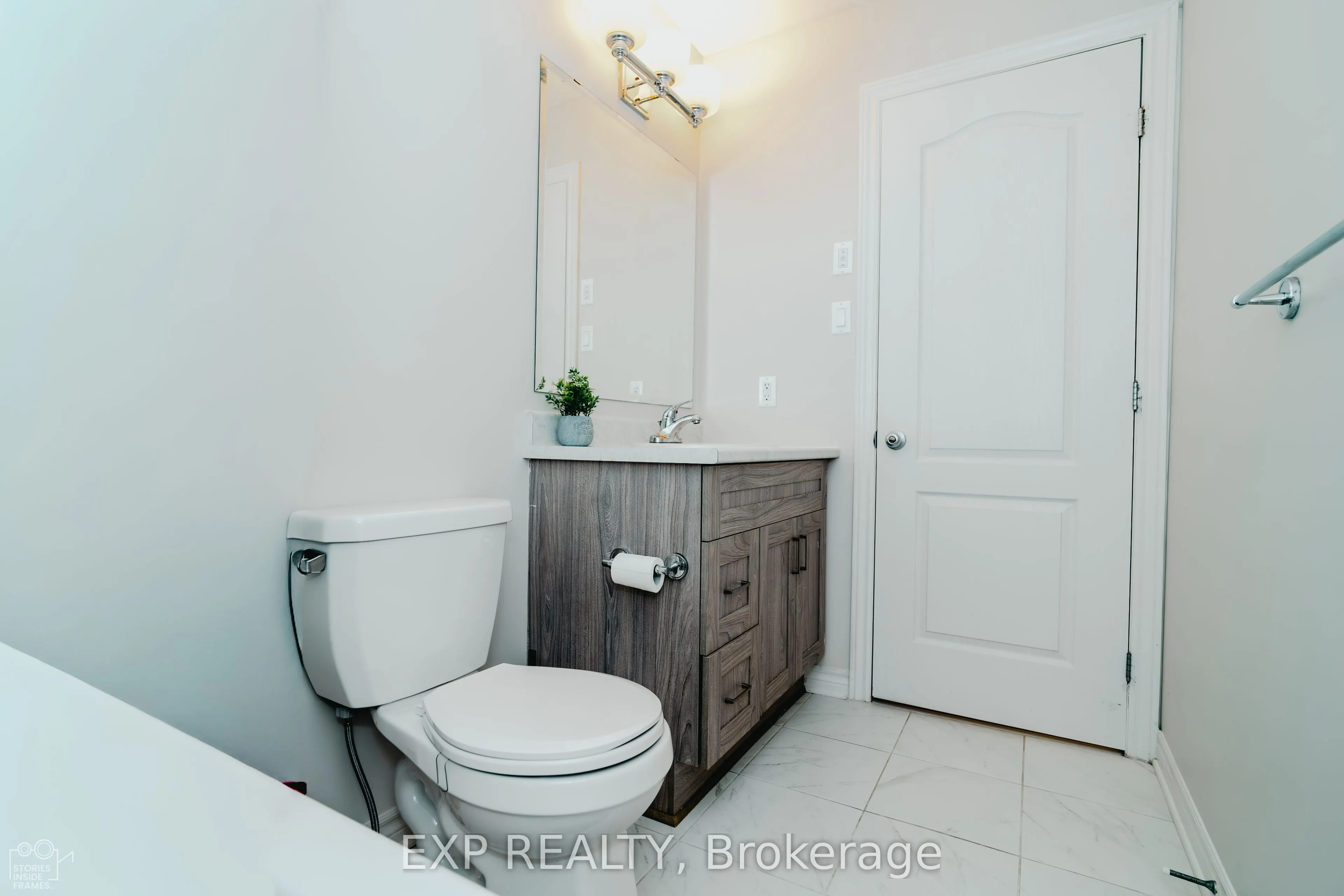 564 Labrador Crescent
