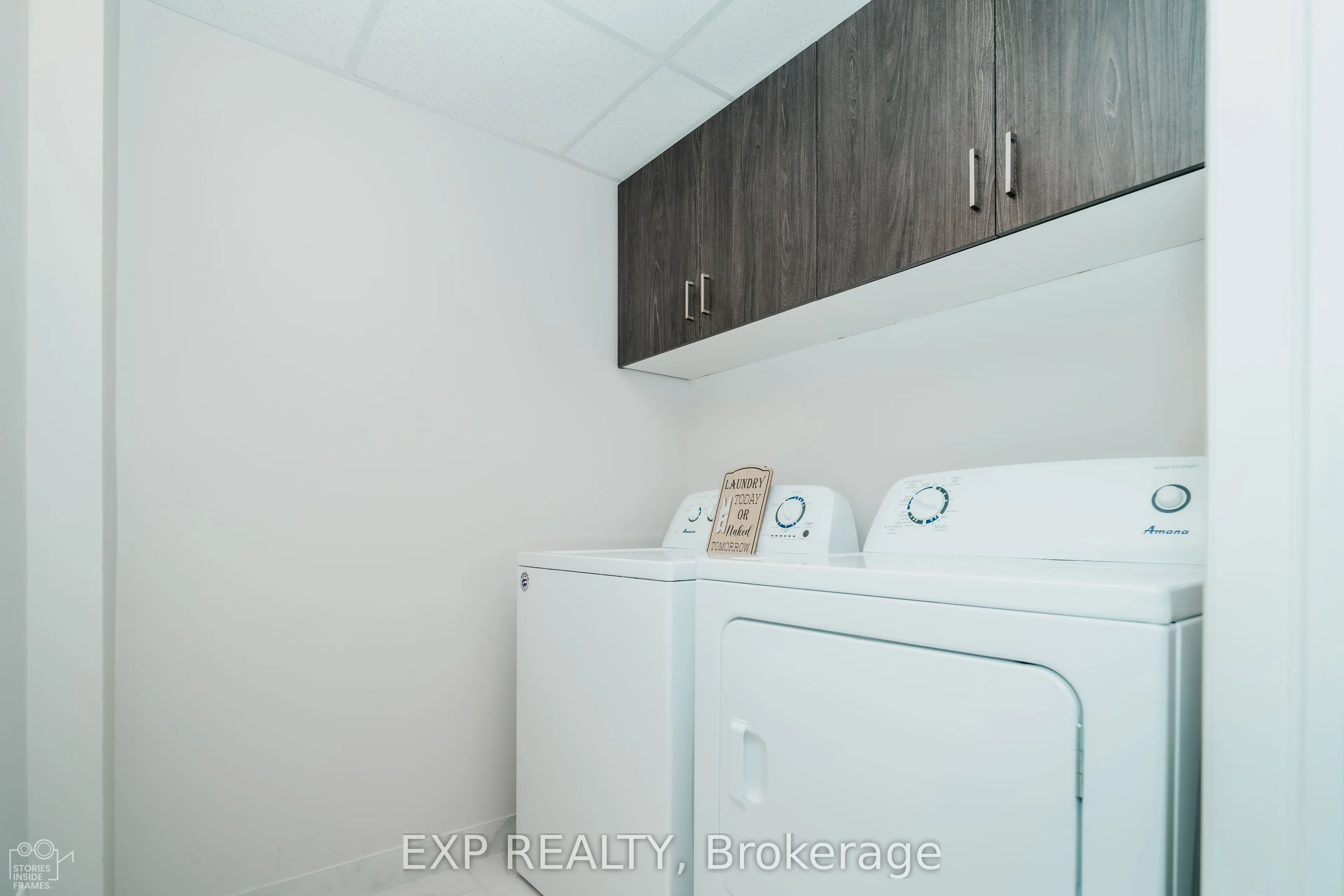 564 Labrador Crescent