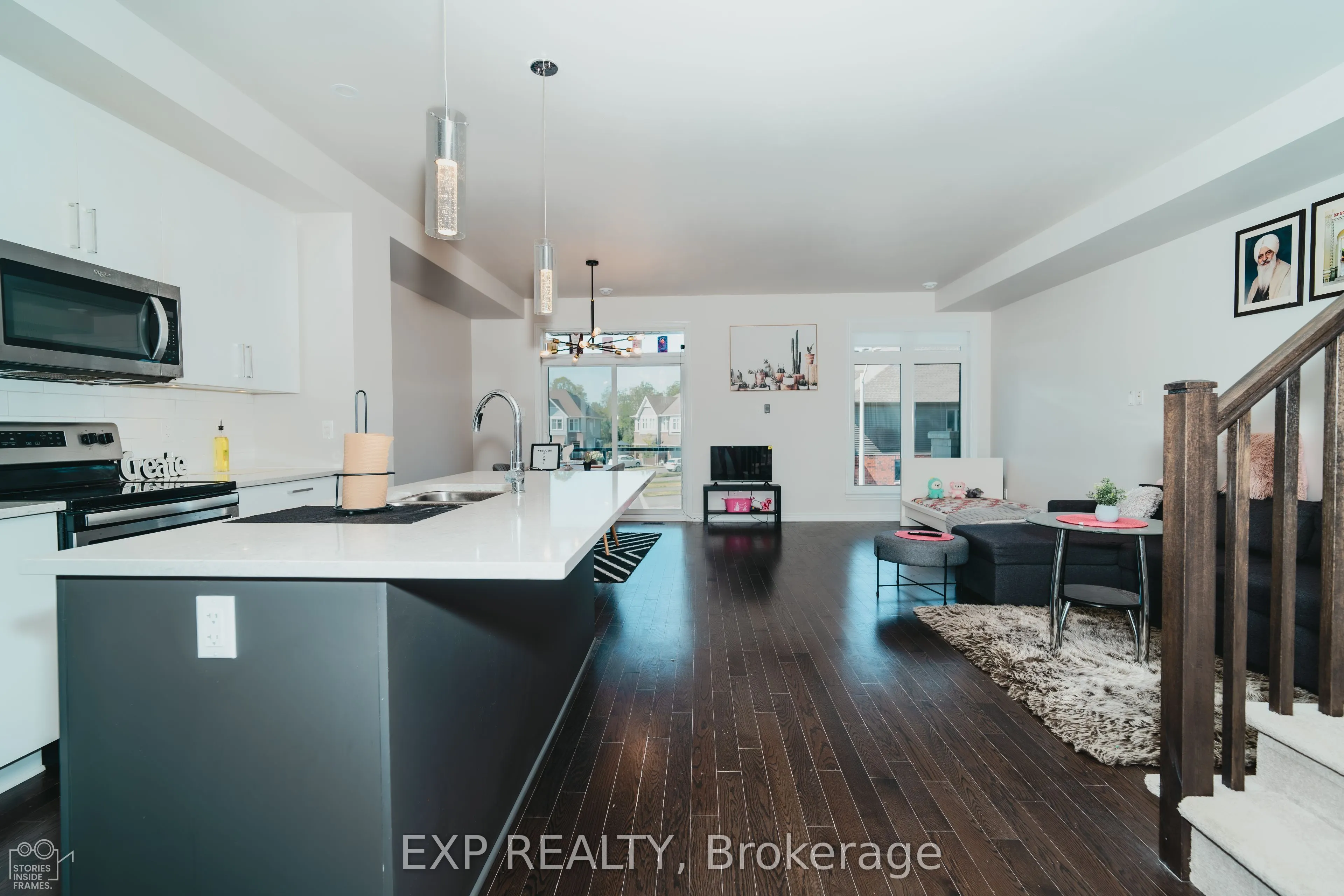 564 Labrador Crescent
