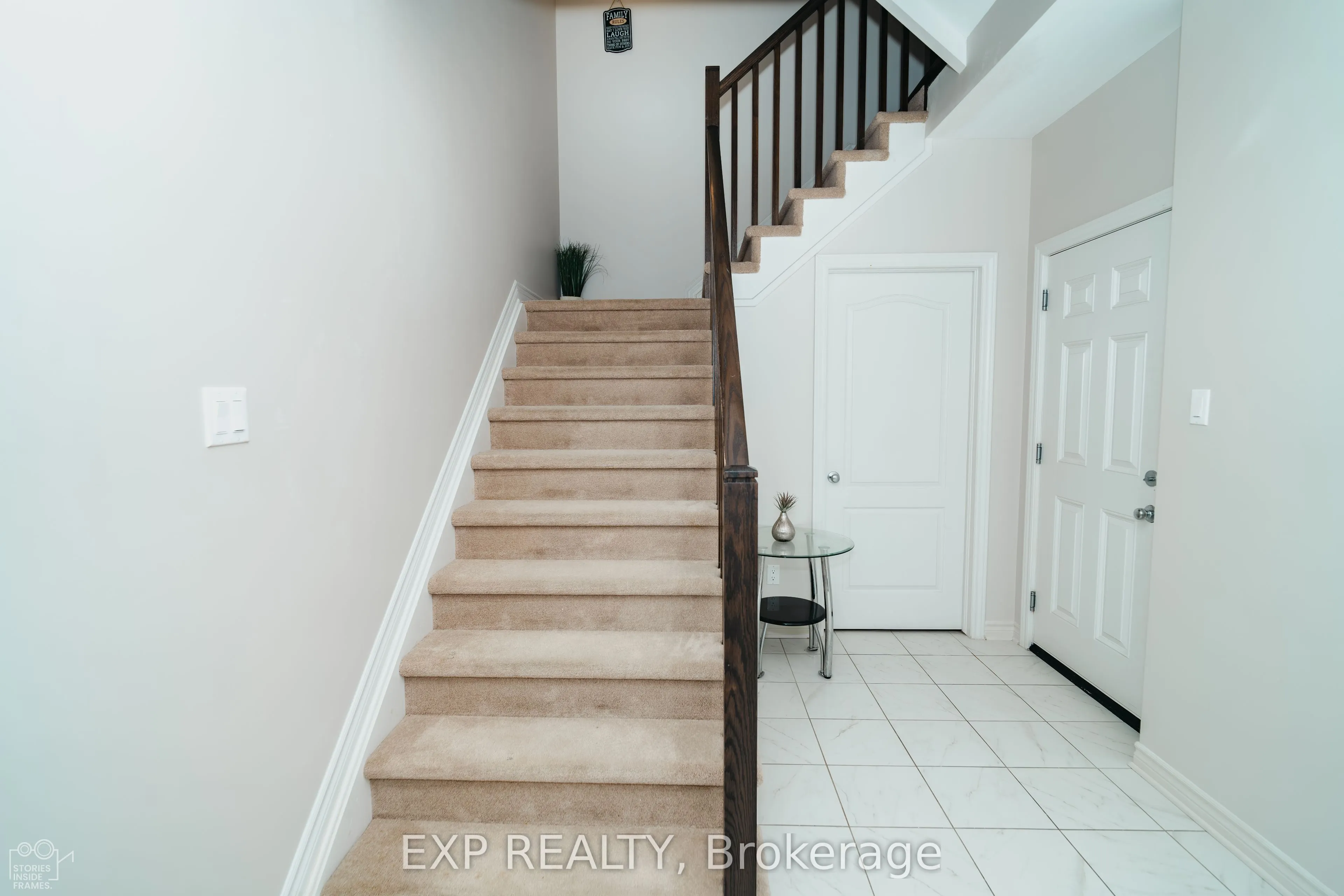 564 Labrador Crescent