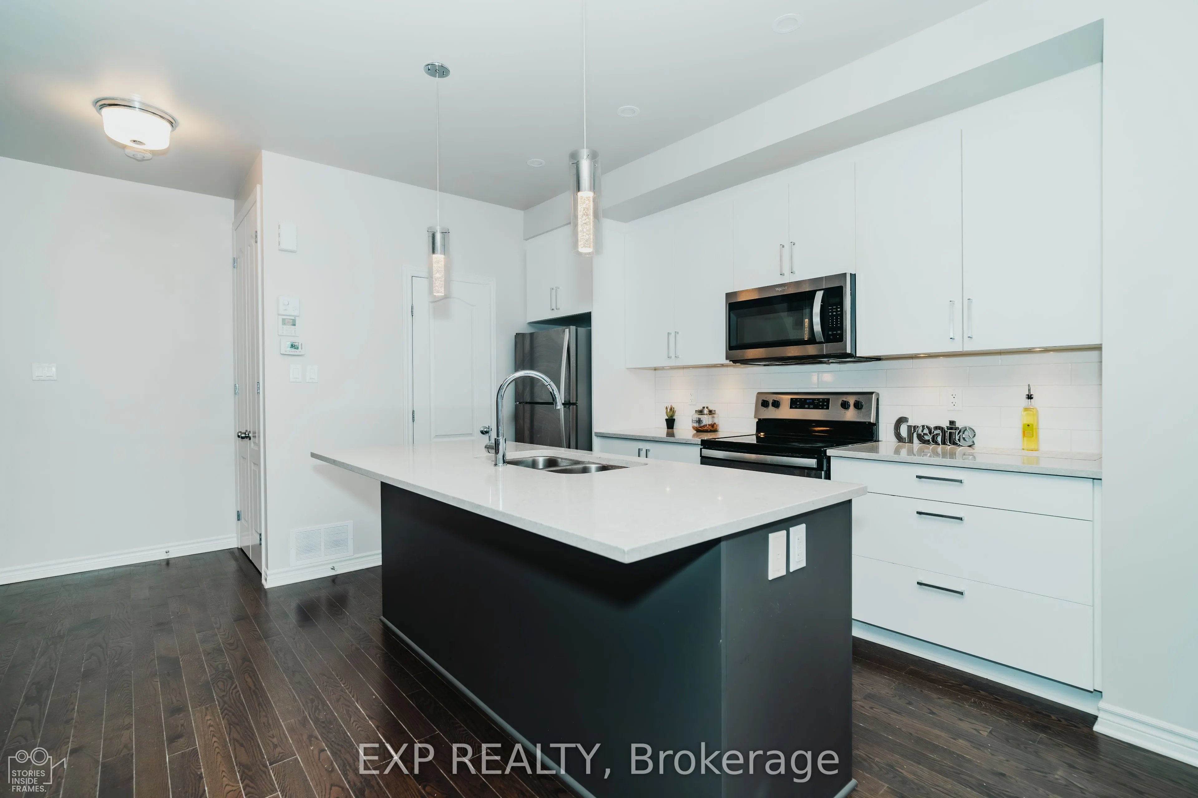 564 Labrador Crescent