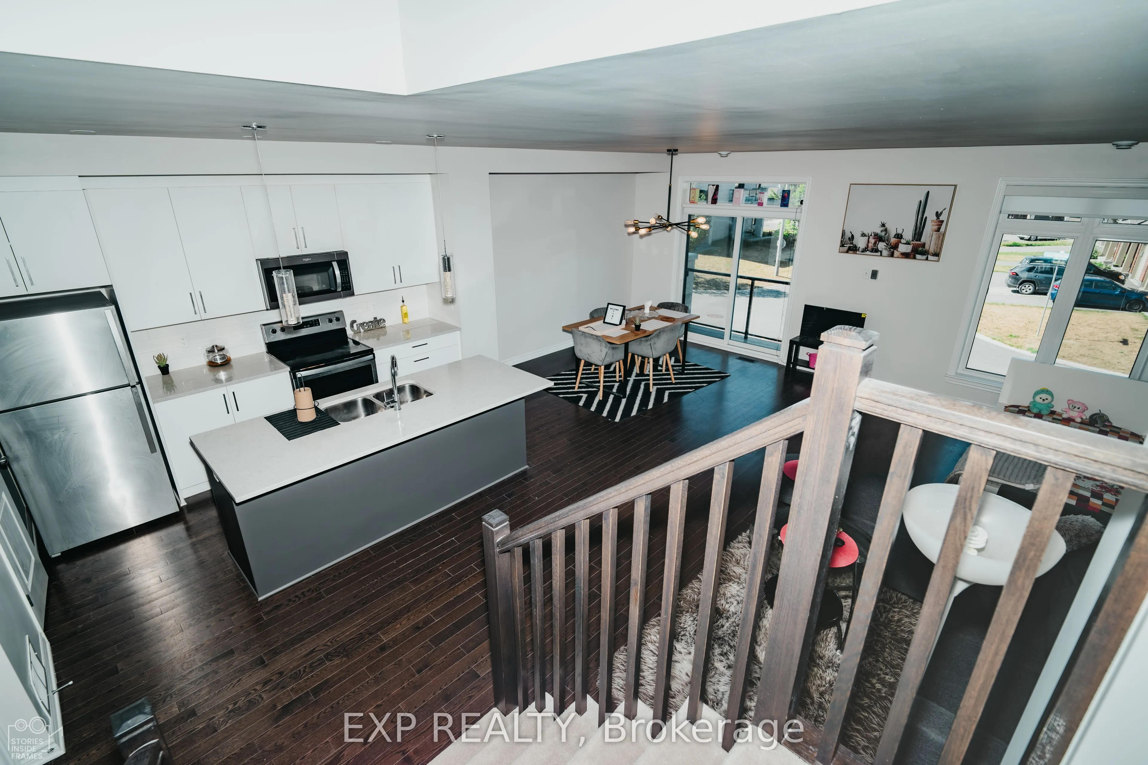 564 Labrador Crescent