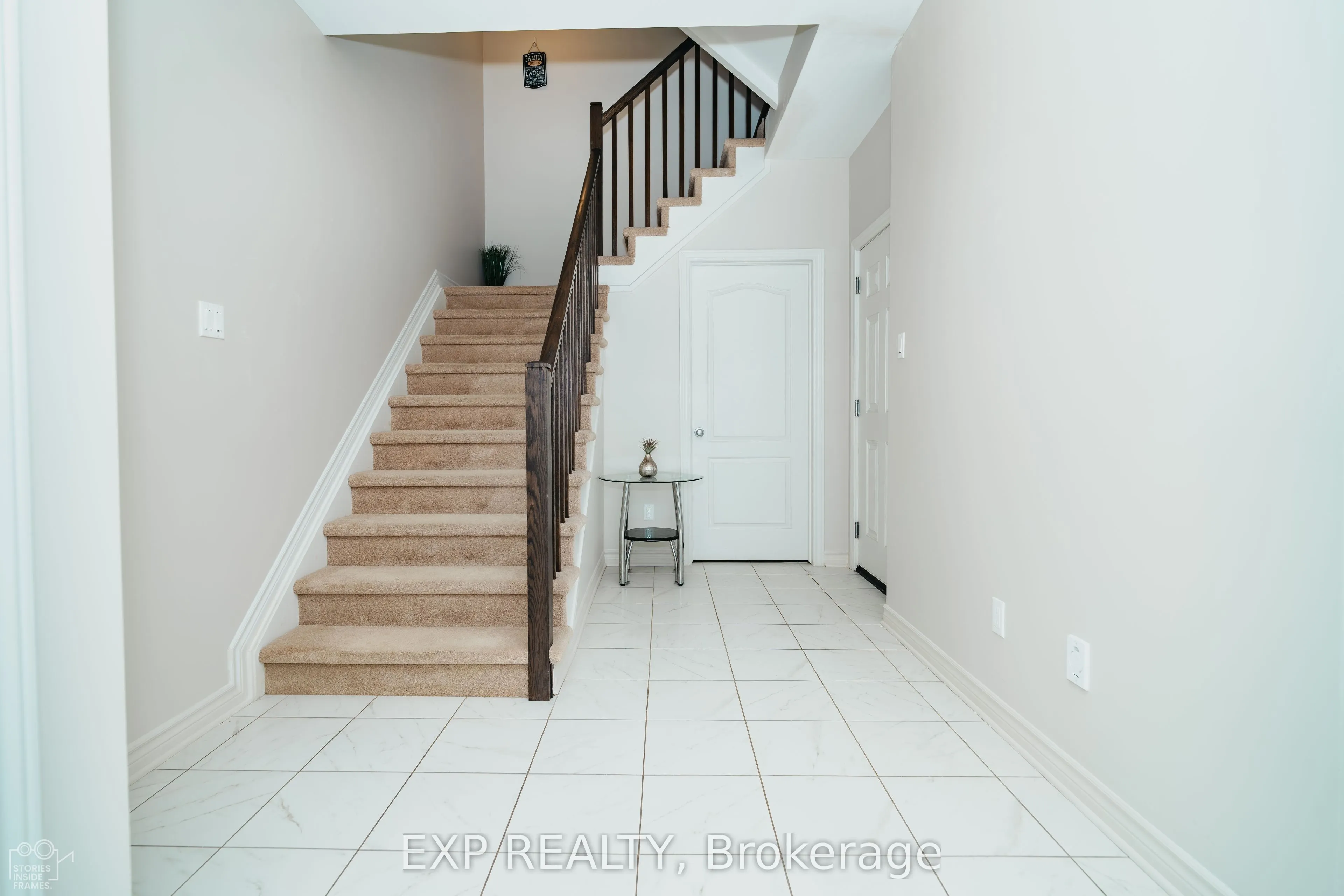 564 Labrador Crescent