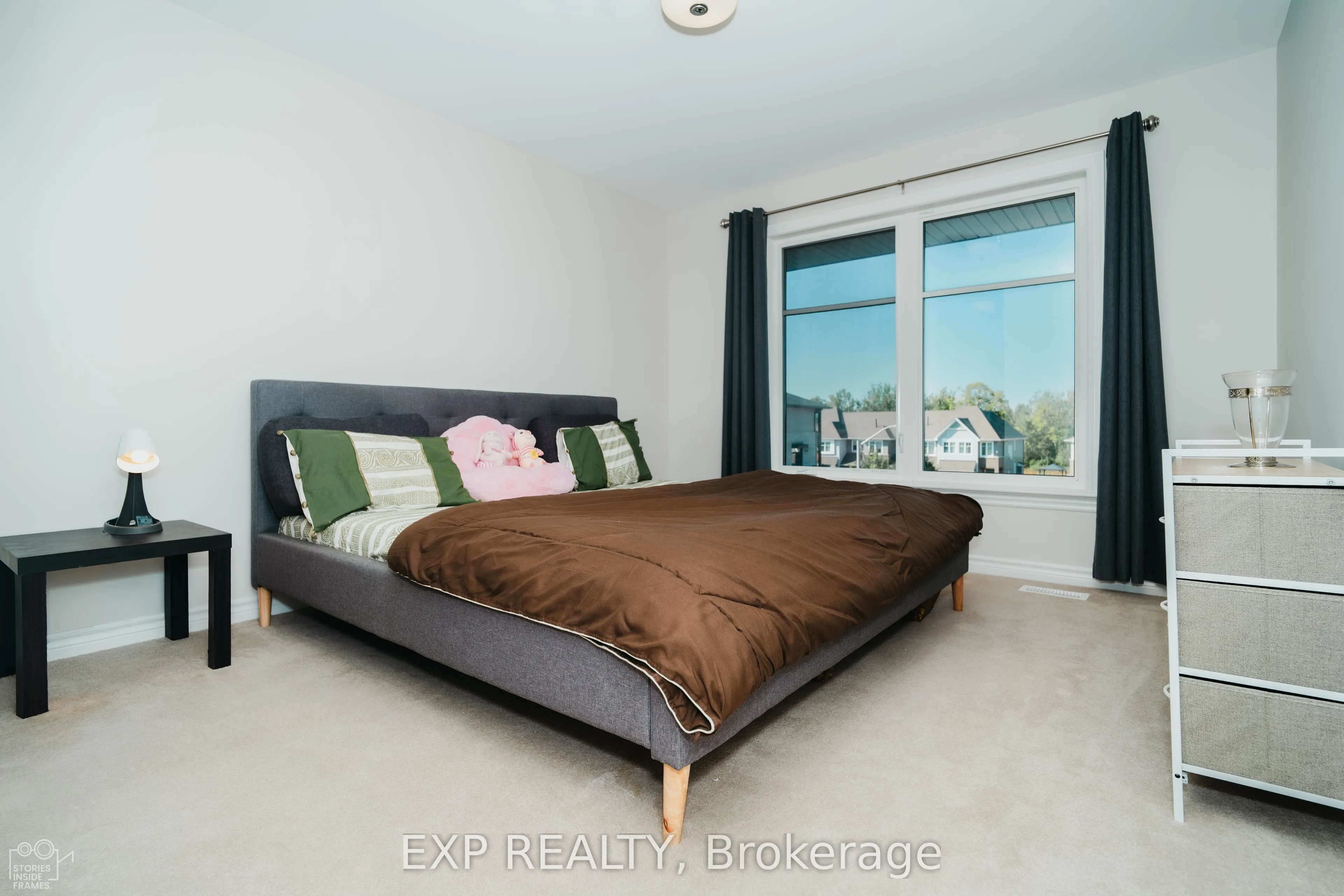 564 Labrador Crescent