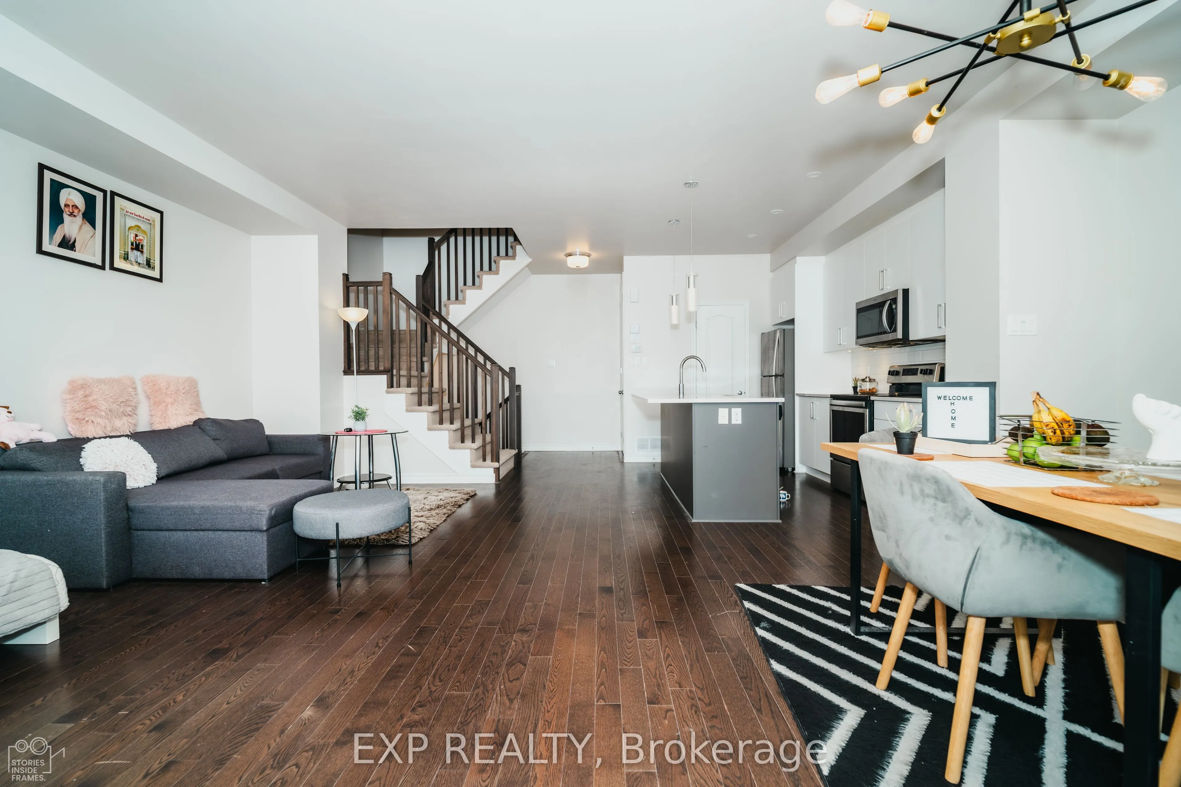 564 Labrador Crescent