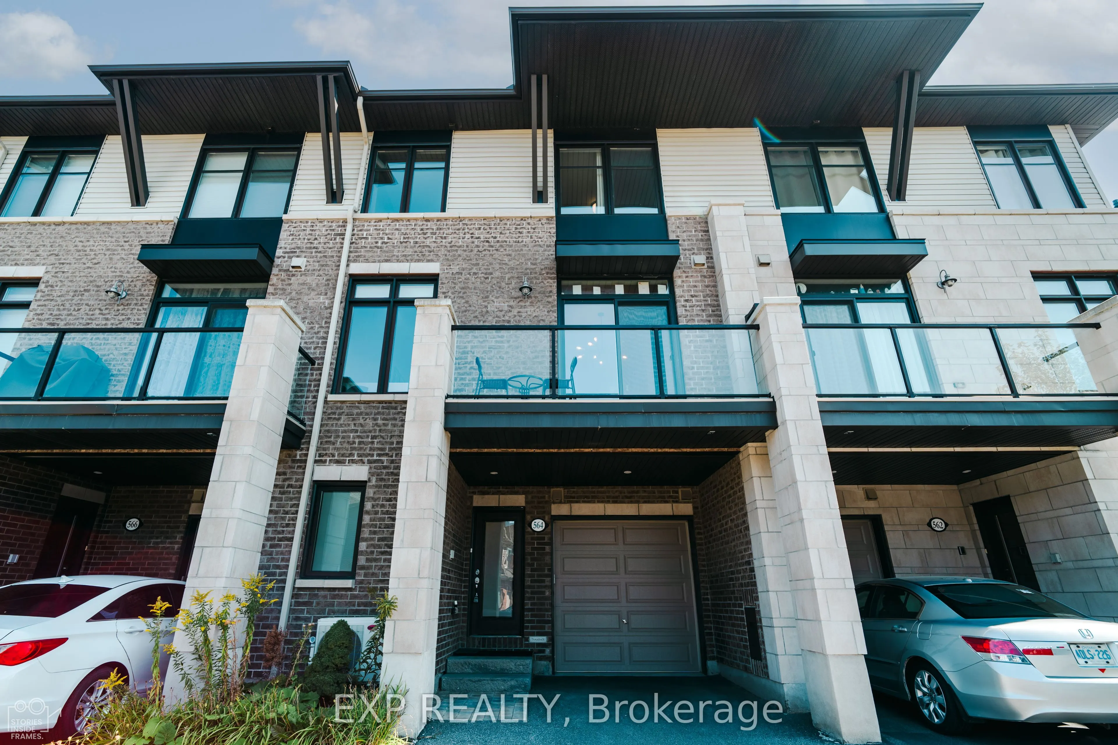 564 Labrador Crescent