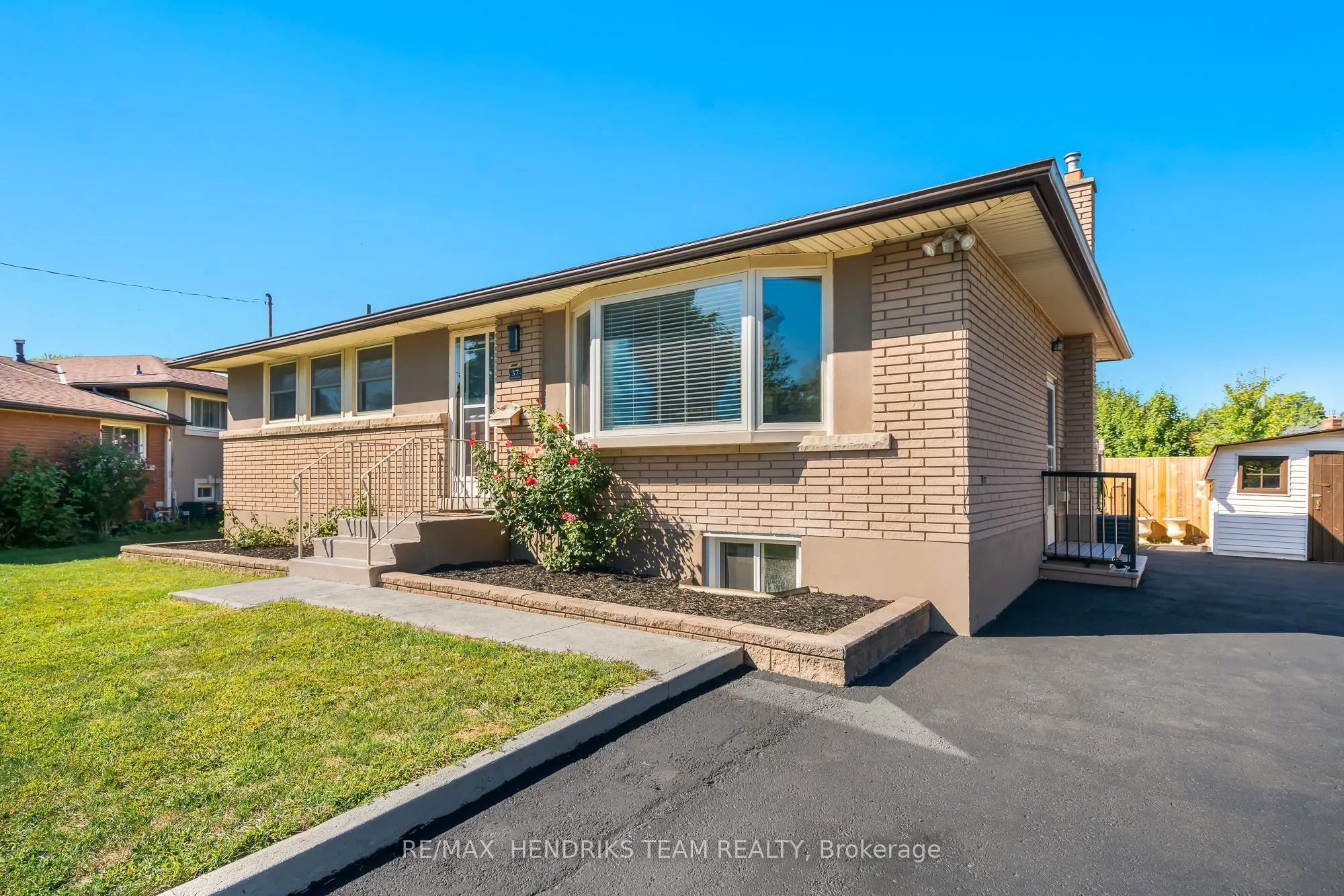37 Coronation Boulevard