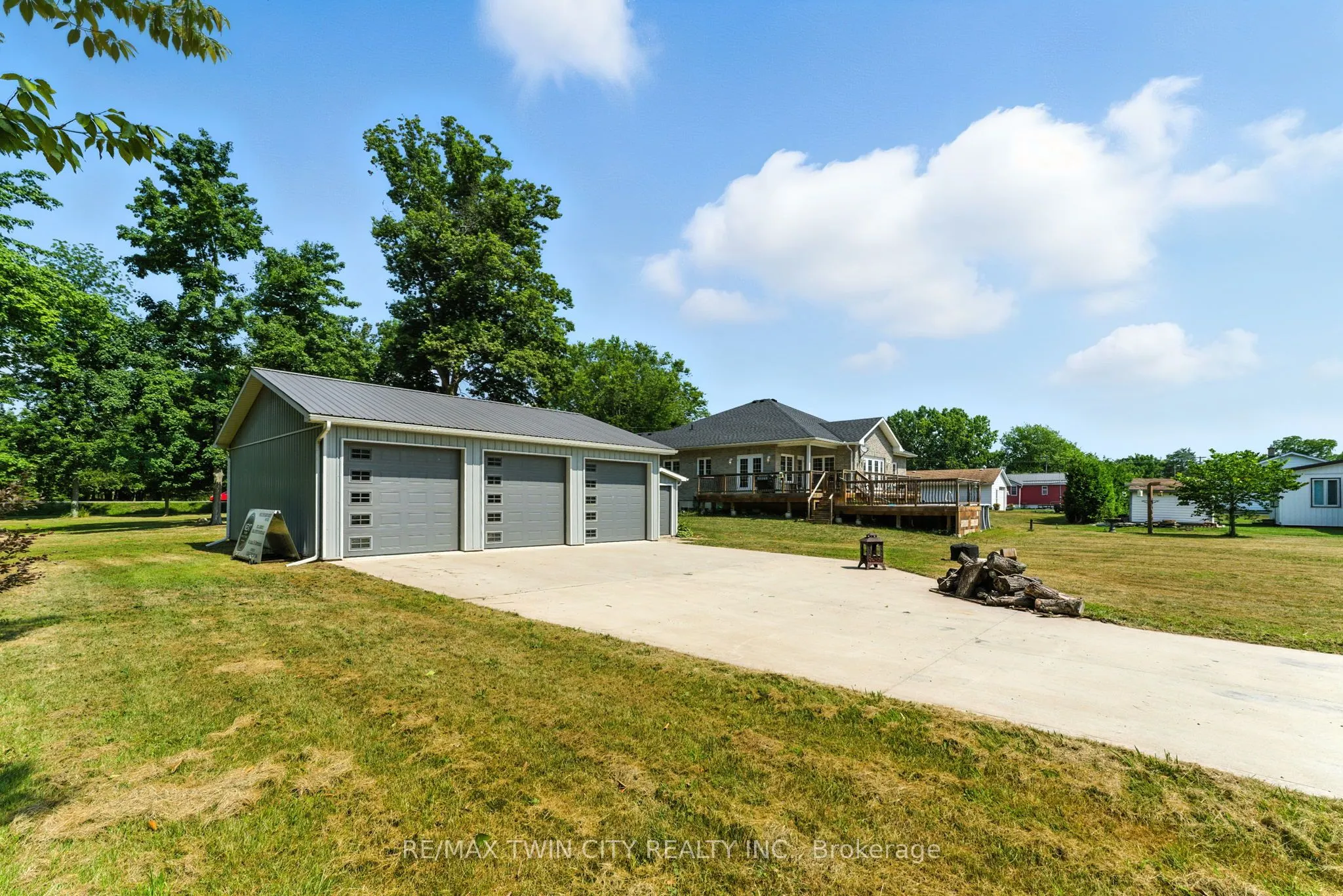 1026 Front Road