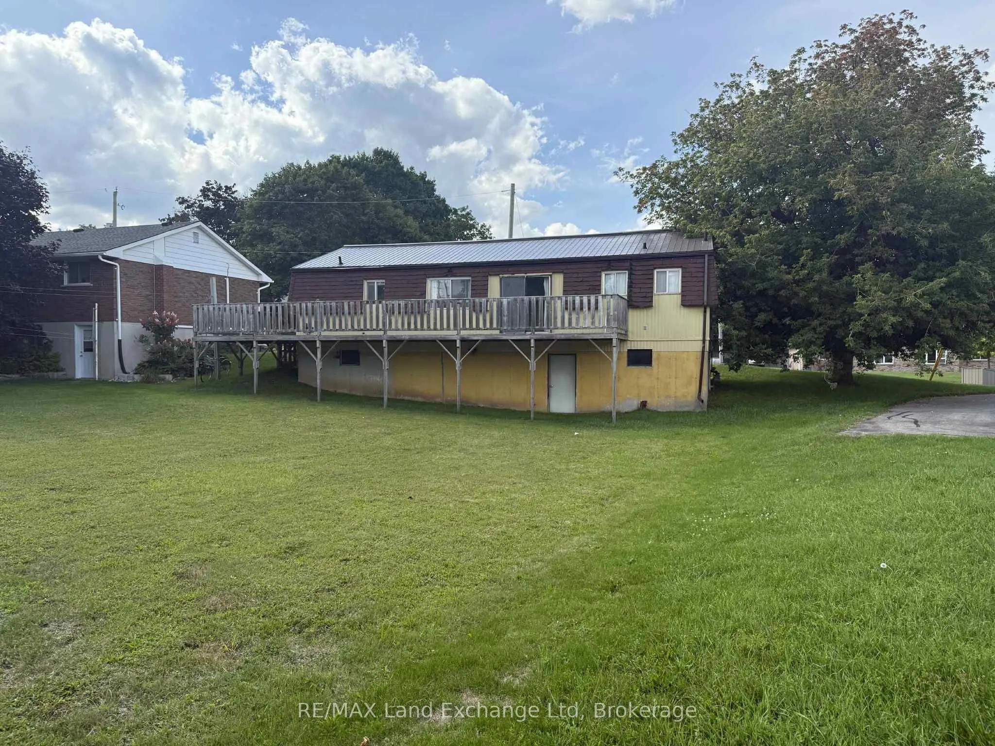 389 Catherine Street