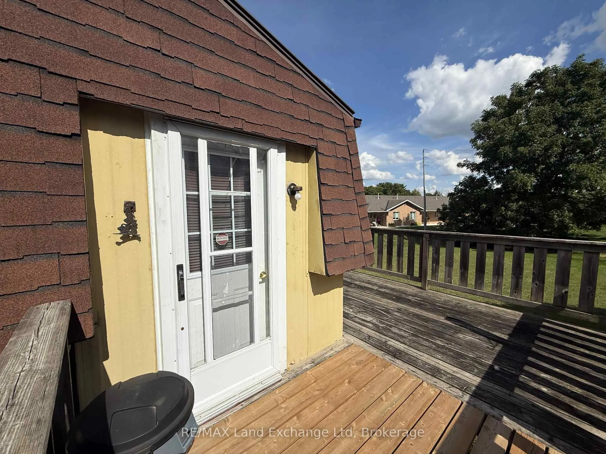 389 Catherine Street