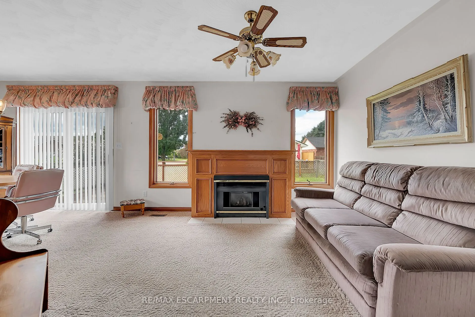 47 Falls Crescent