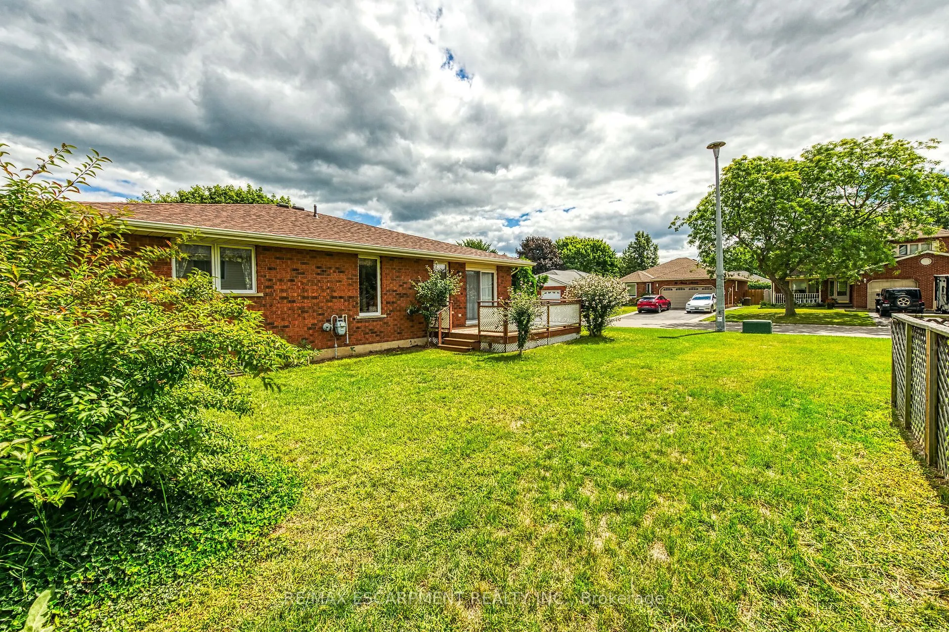 47 Falls Crescent
