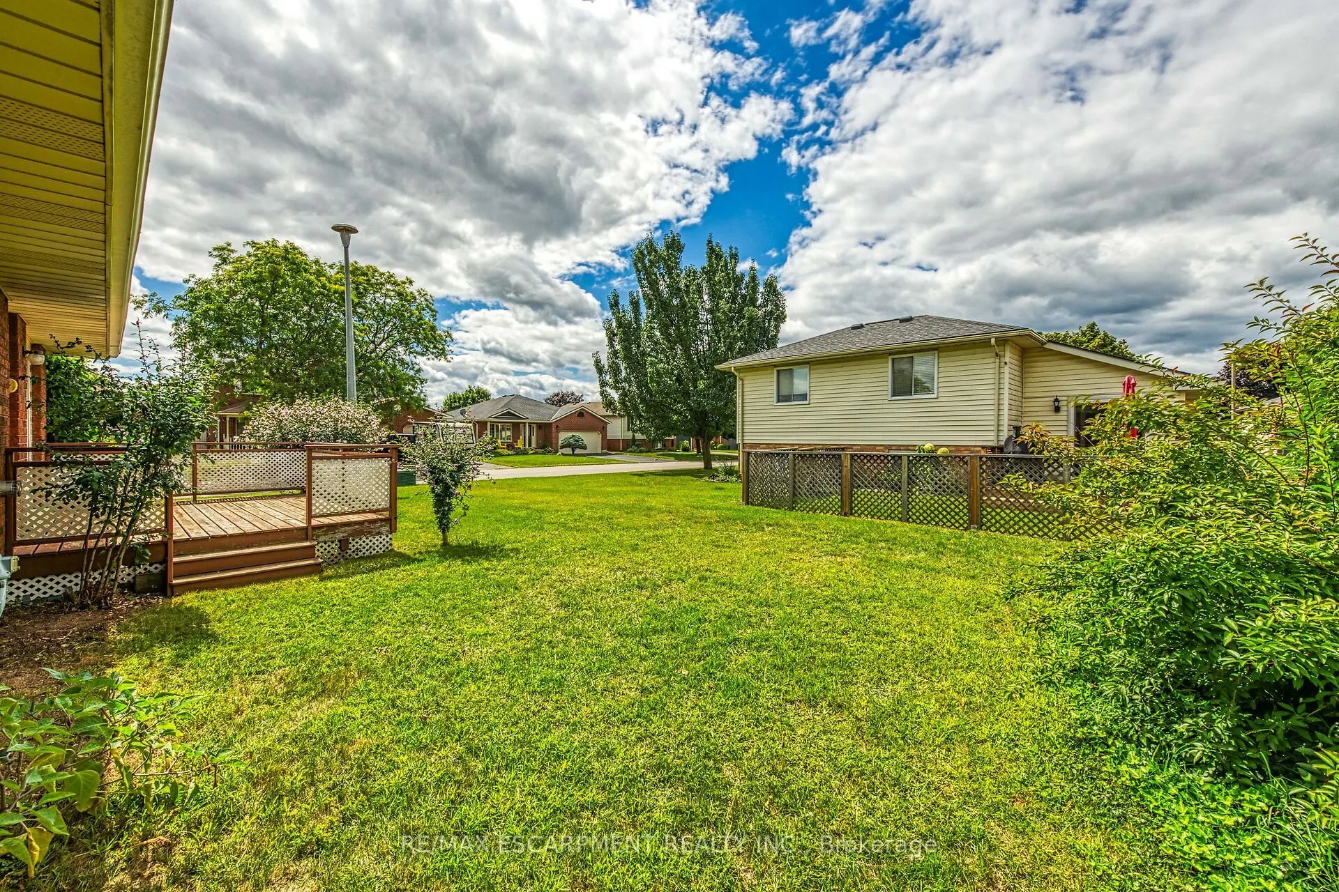 47 Falls Crescent