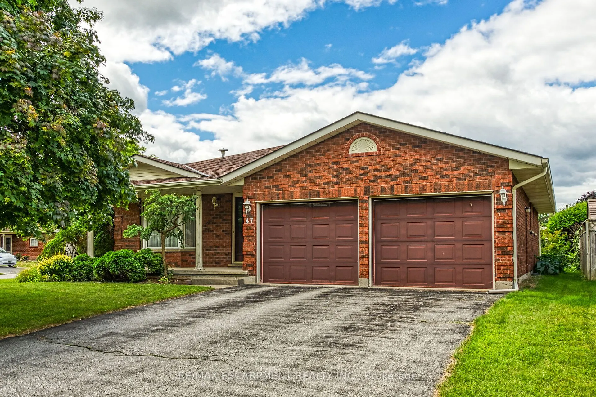 47 Falls Crescent