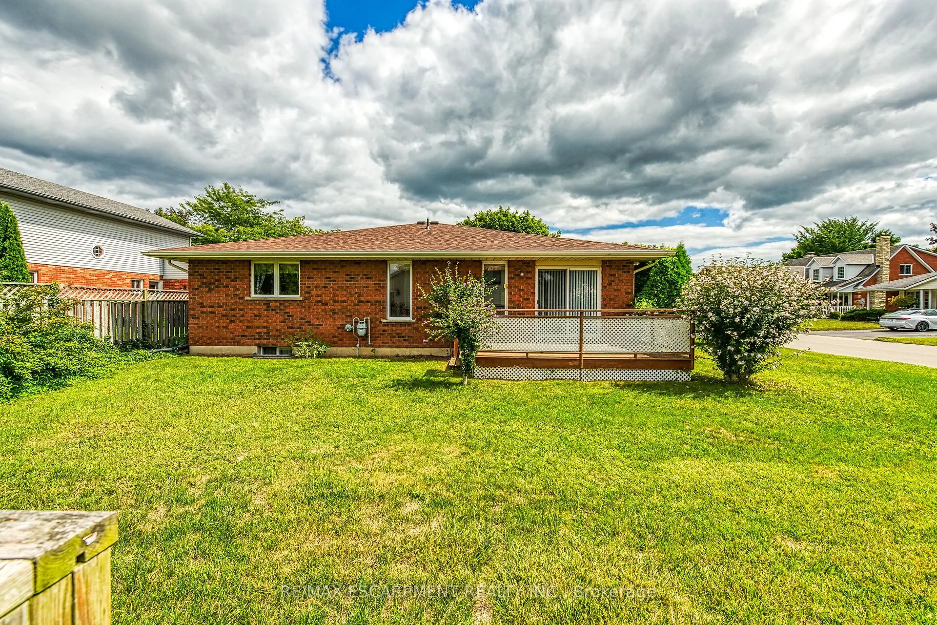 47 Falls Crescent