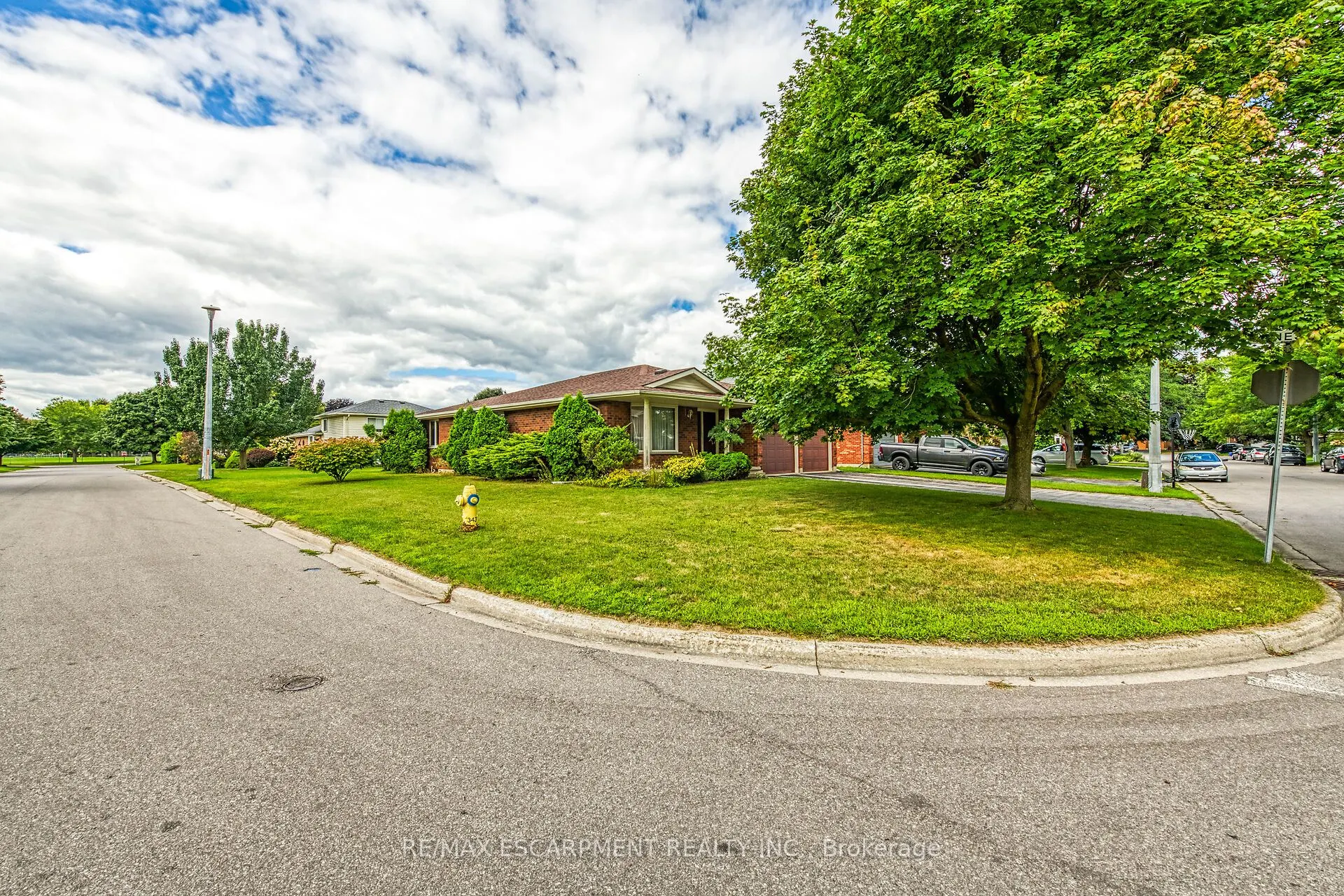 47 Falls Crescent