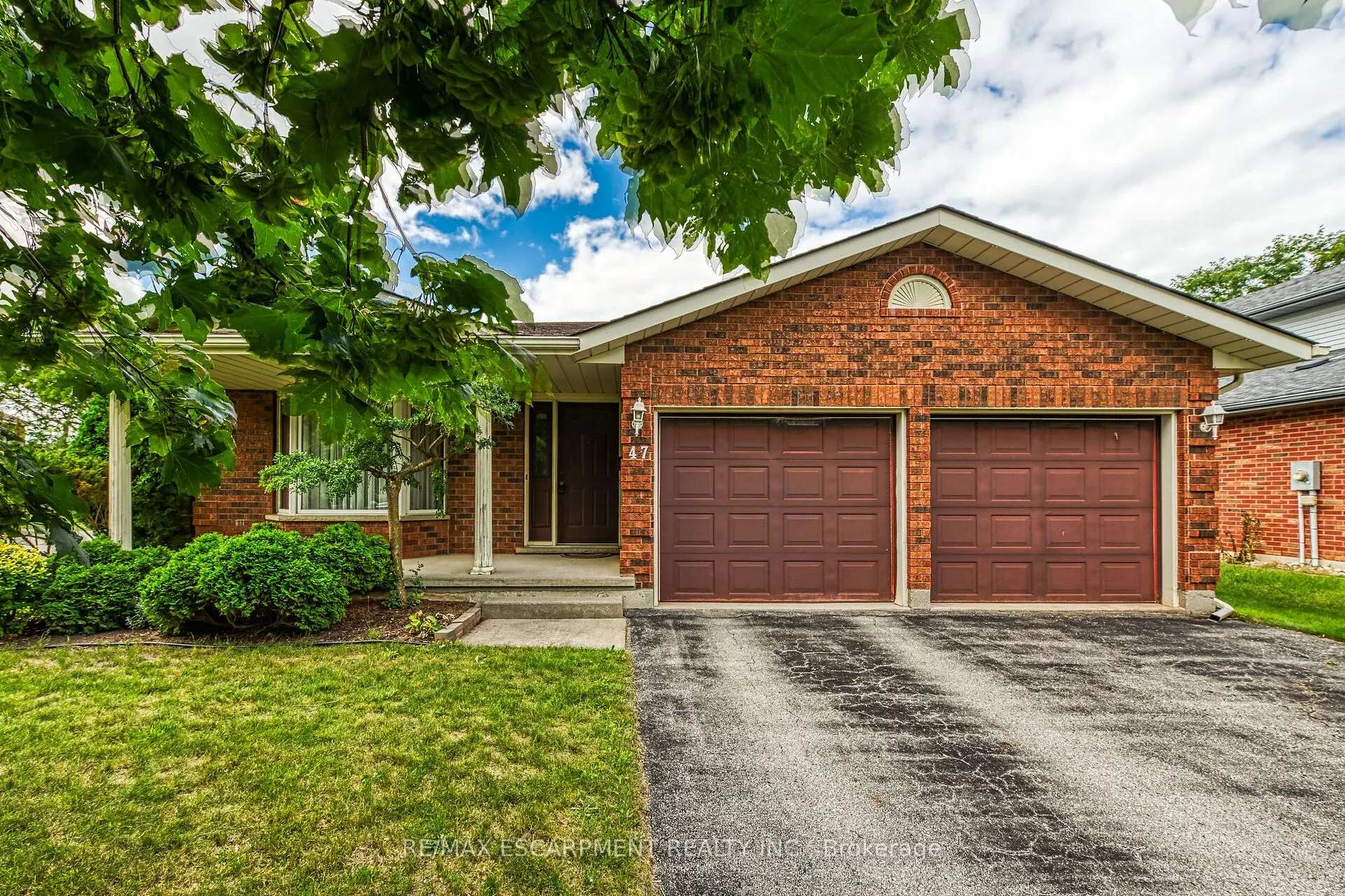 47 Falls Crescent