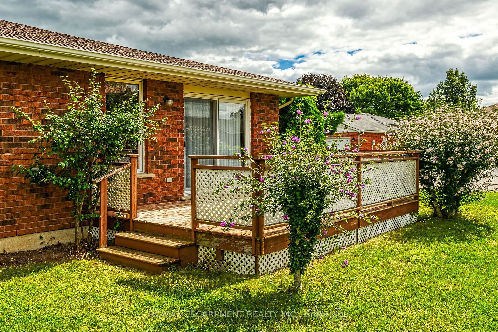 47 Falls Crescent