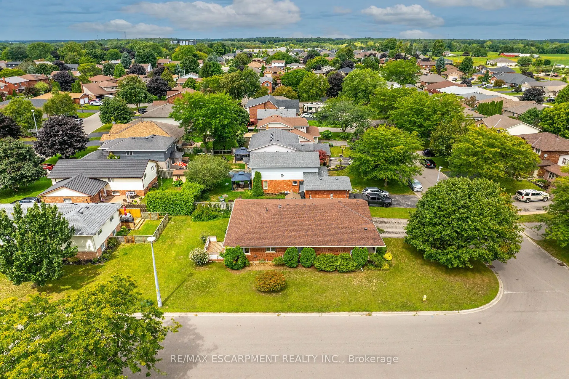 47 Falls Crescent