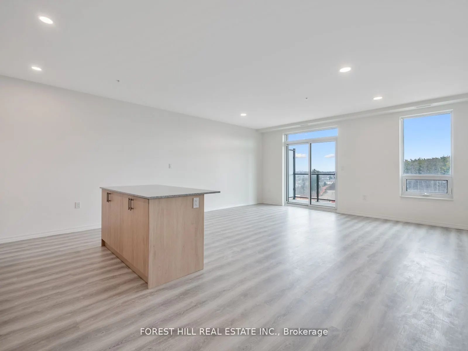 1098 Paisley Road, #709A
